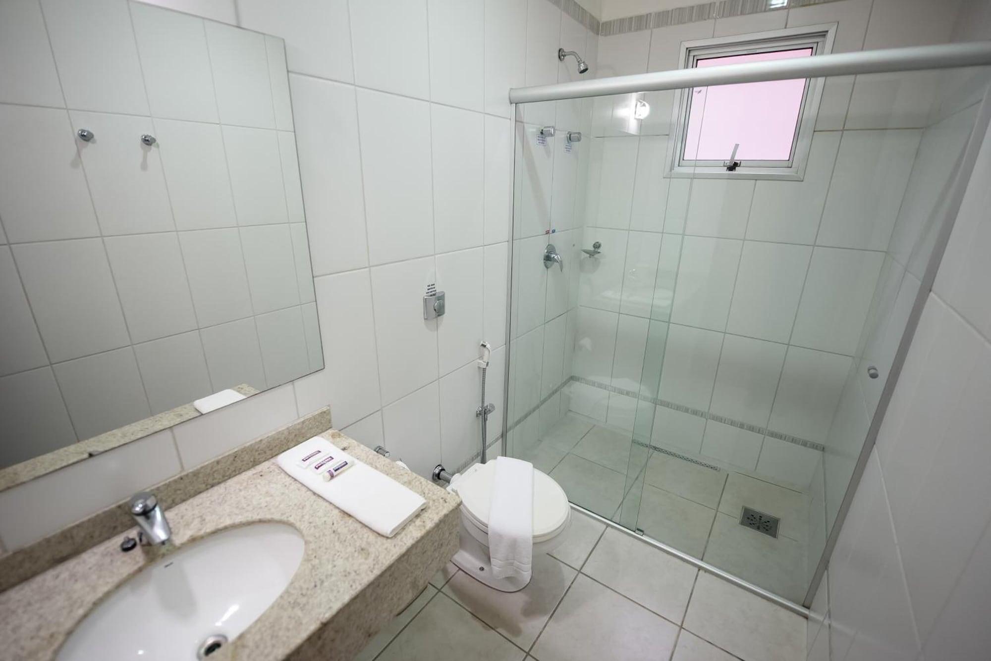 Equipamiento de Habitación Prisma Plaza Hotel