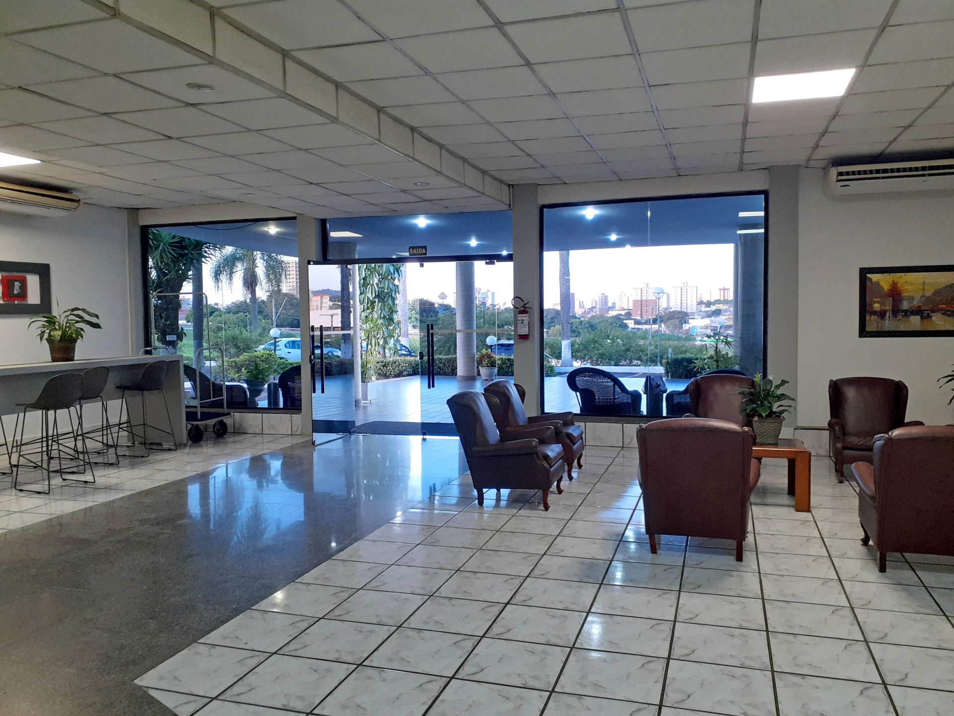 Vista Lobby Rio Claro Plaza Hotel