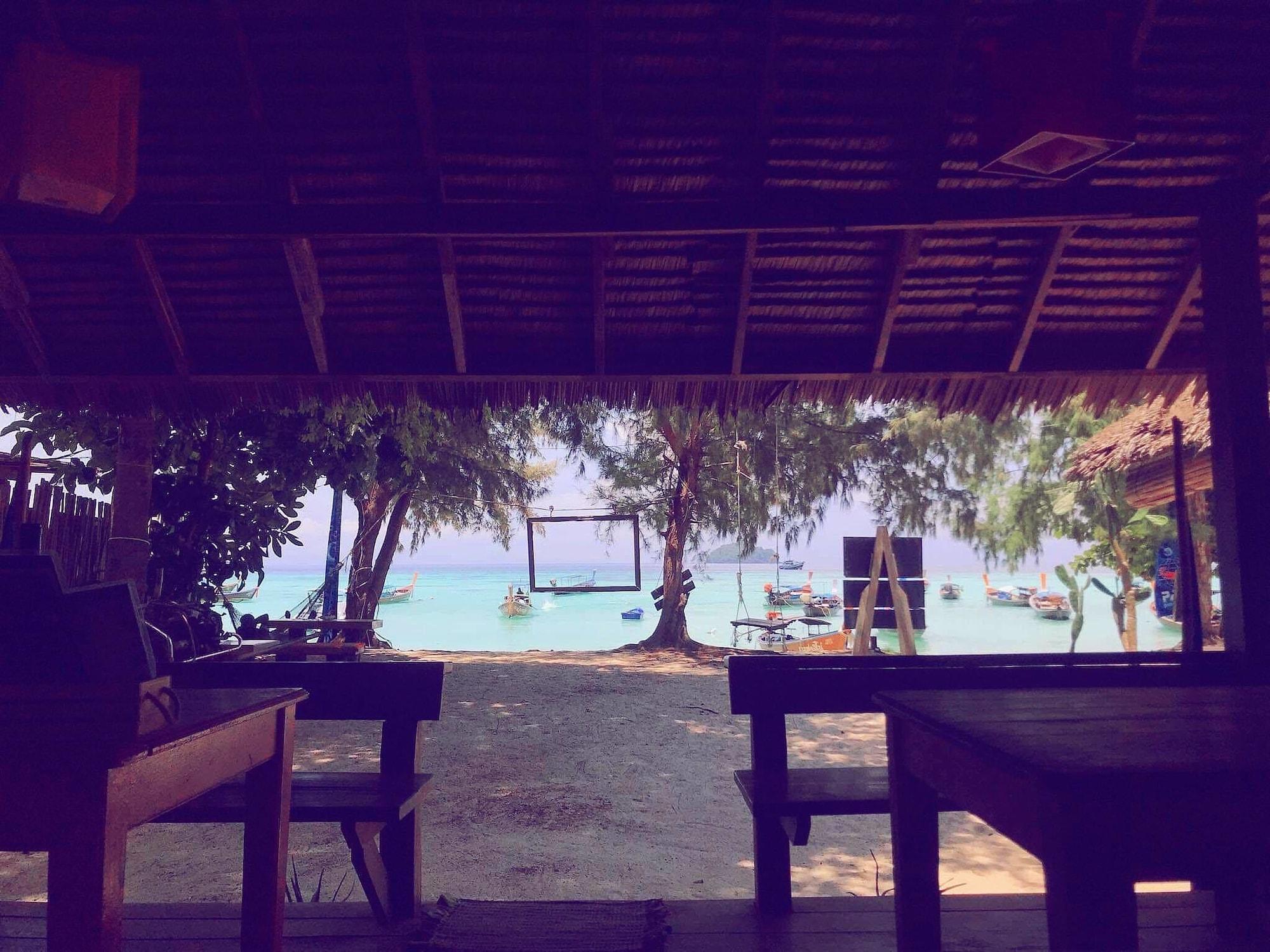 Bar/Salón Adang Sea Divers & Eco Lodge Koh Lipe