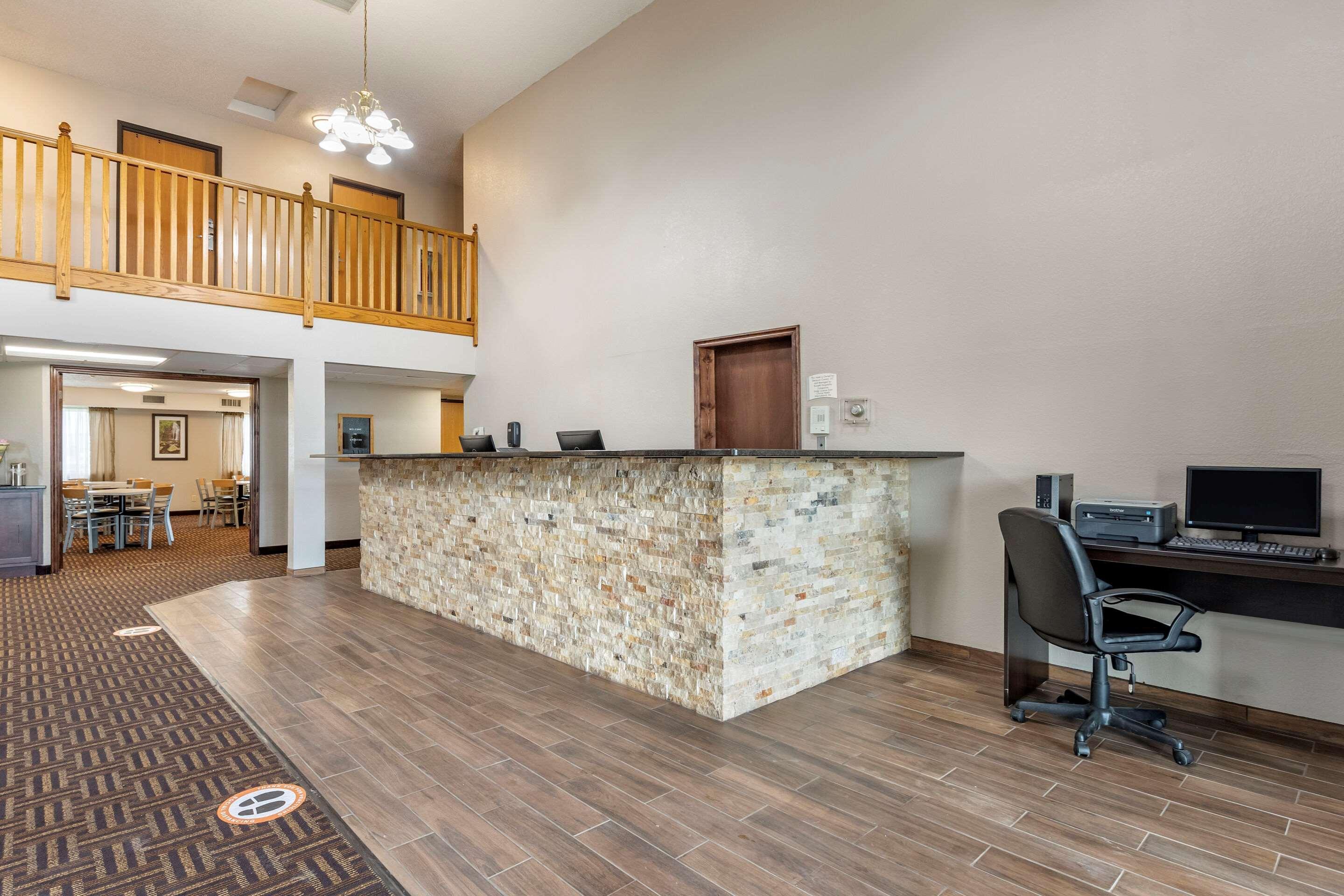 Vista Lobby Quality Inn West Des Moines