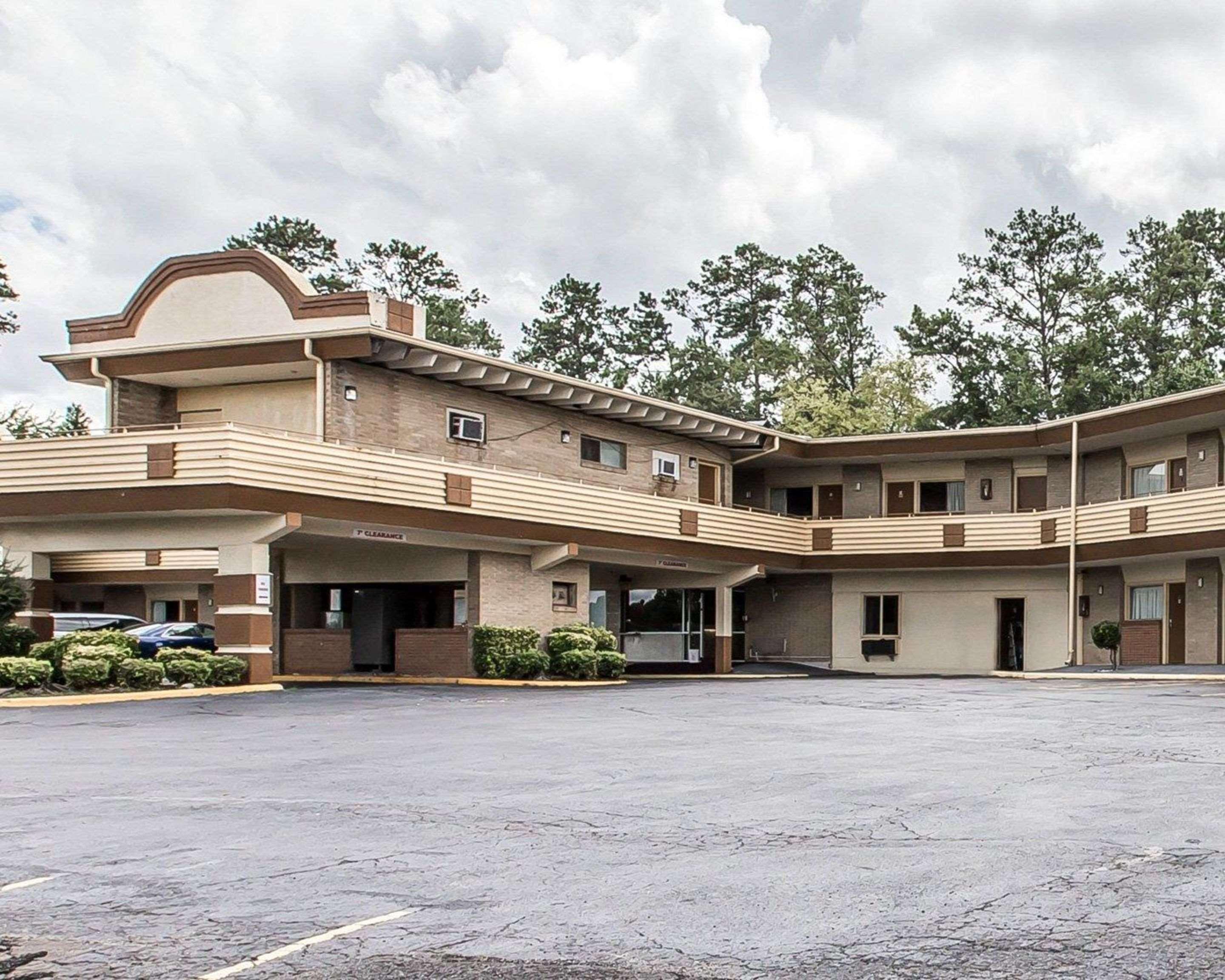Vista Exterior Econo Lodge Macon