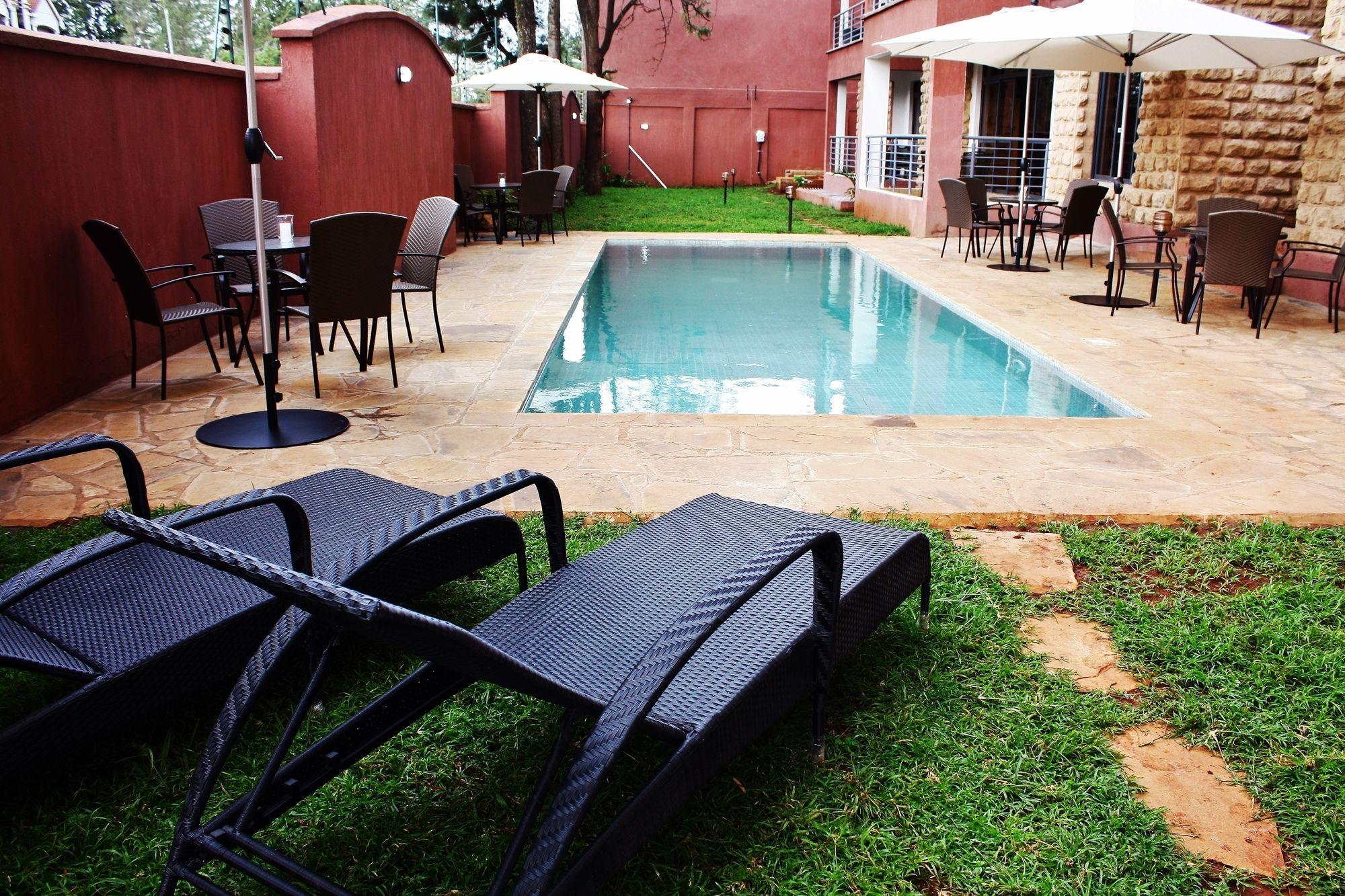Varios Suite Life Residences
