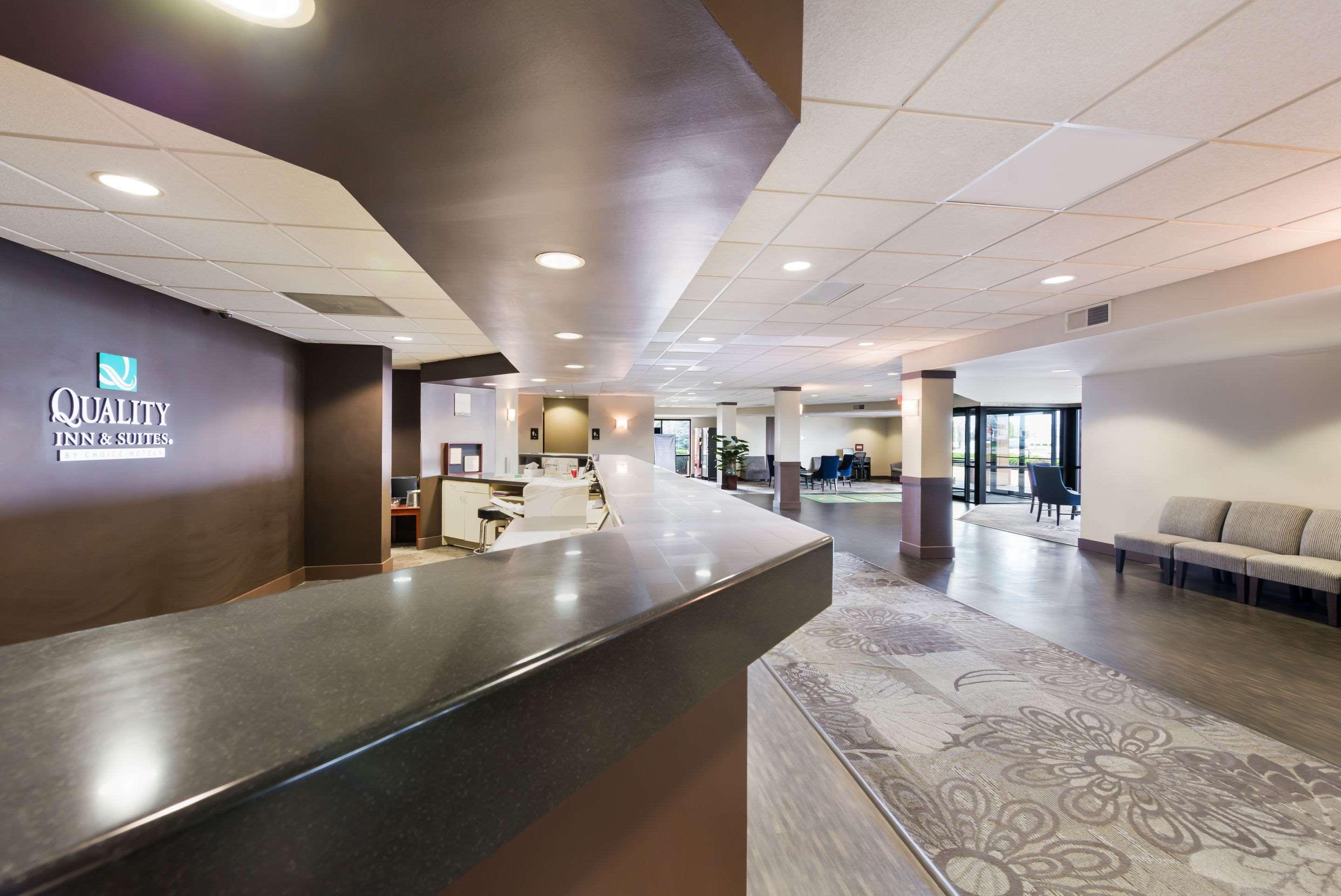 Vista Lobby Quality Inn Bradley - Bourbonnais