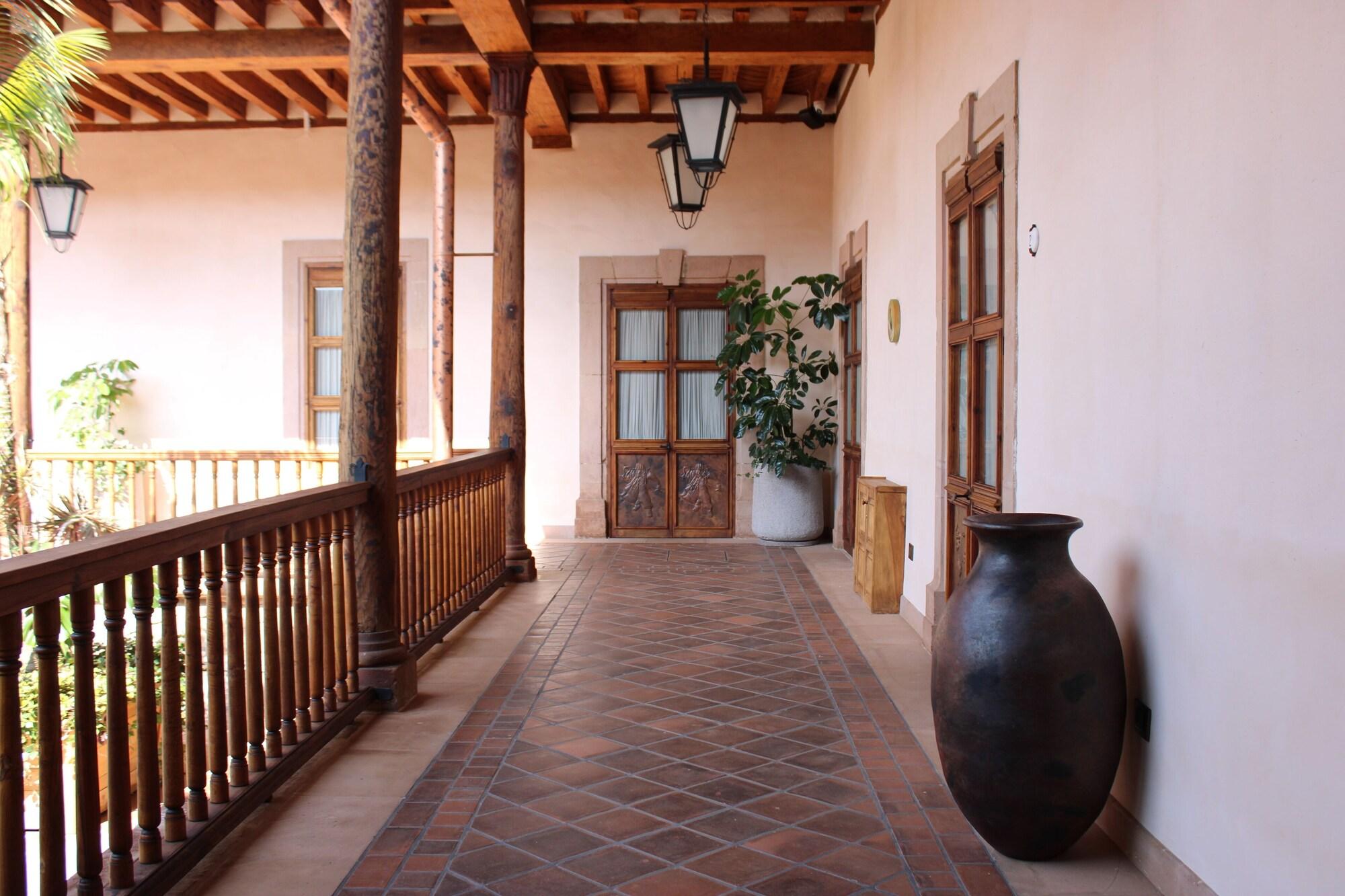 Vista Exterior Hotel Ibarra 14
