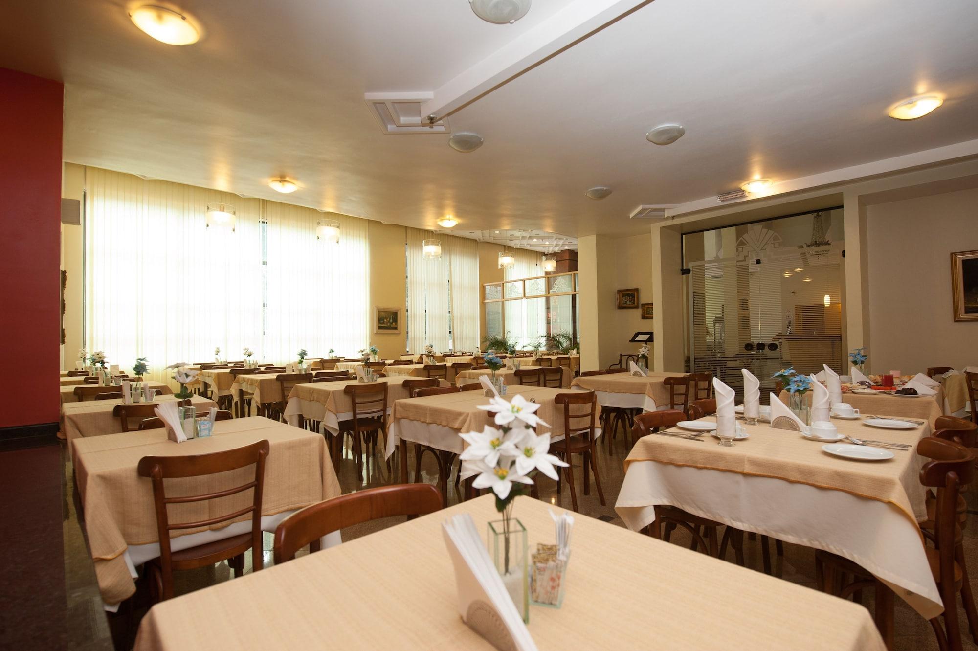 Restaurant Carlton Plaza São José dos Campos