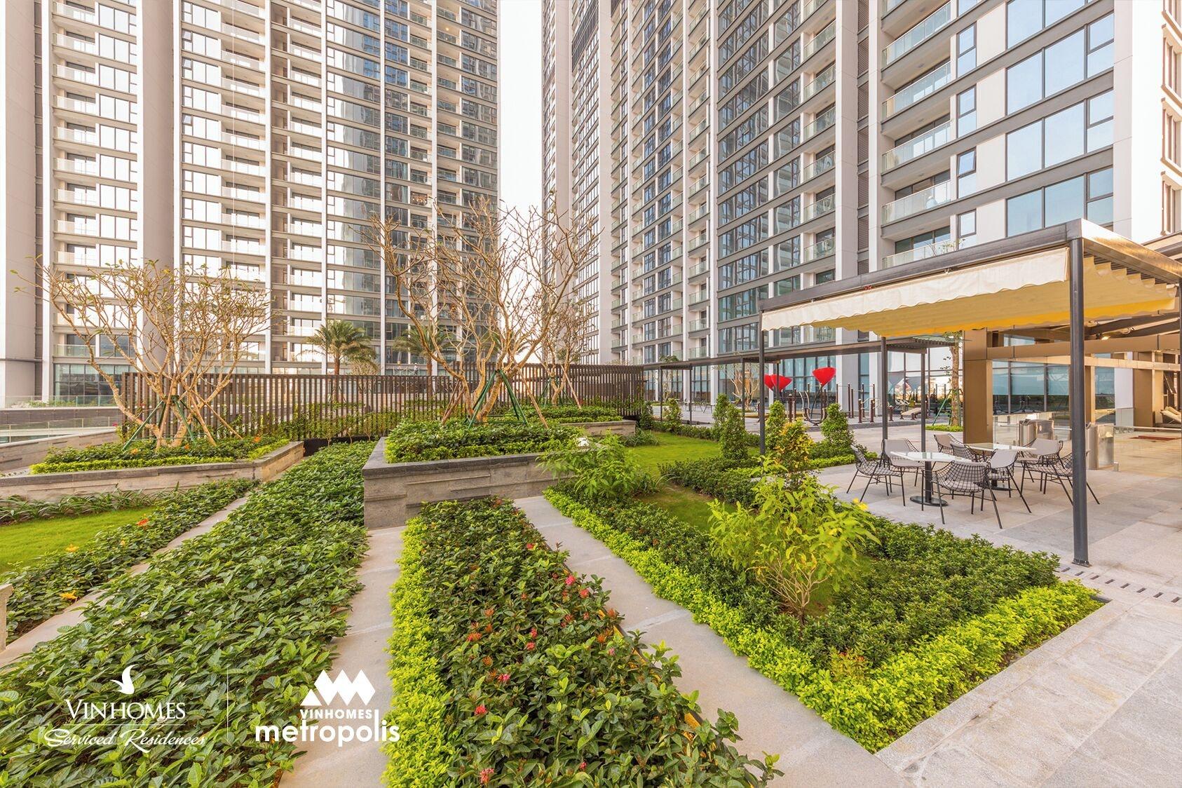 Vista Exterior Luxury Apartment in Vinhomes Metropolis