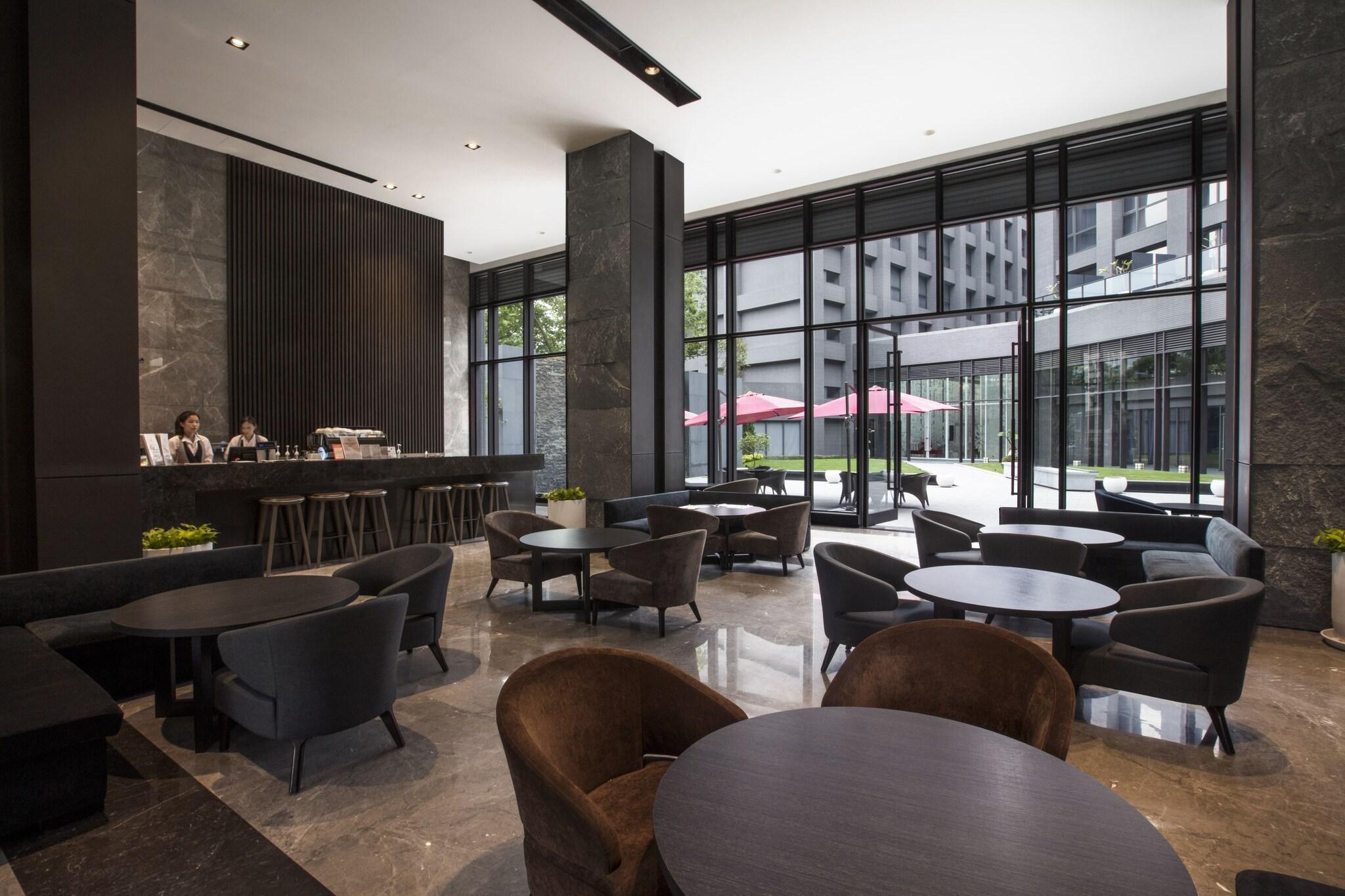 Bar/Salón Platinum Hotel