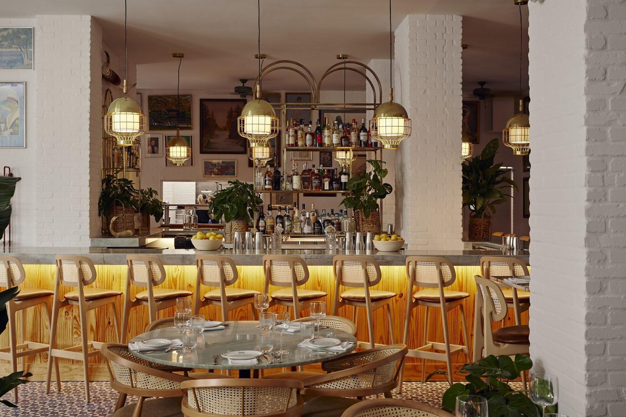 Restaurant The Variety by LuxUrban