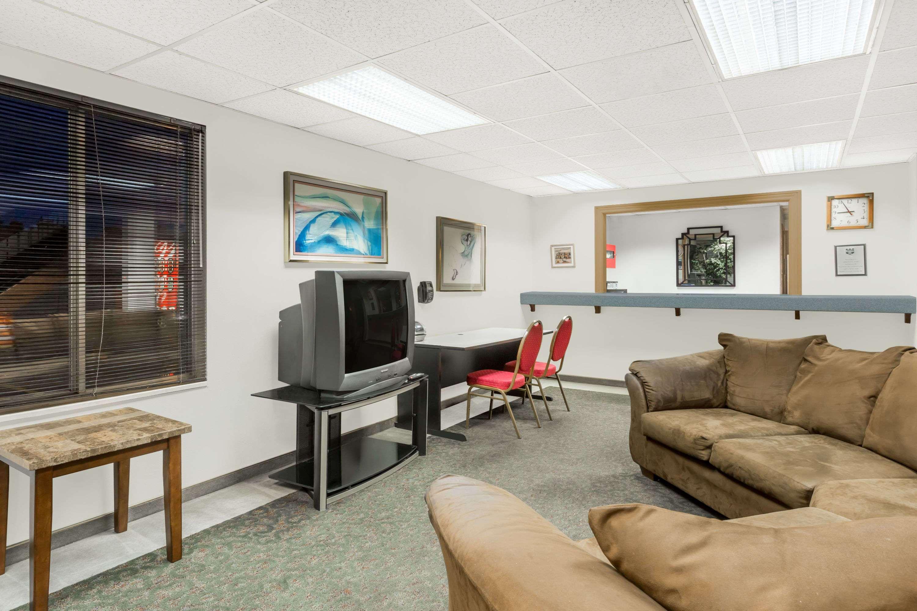 Vista Lobby Knights Inn Green River