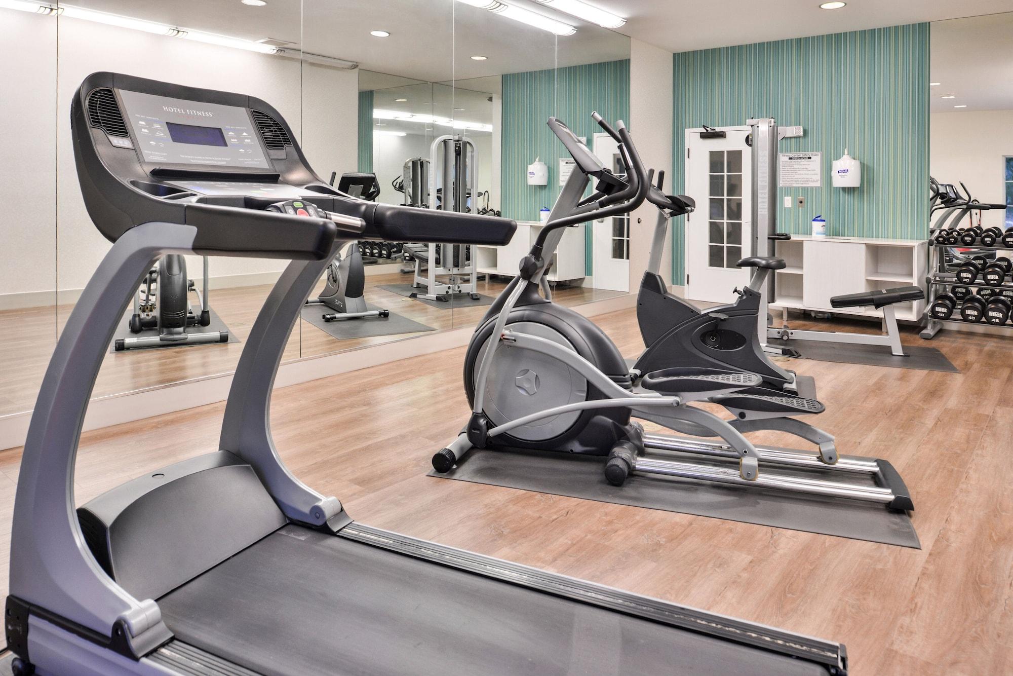 Gimnasio Holiday Inn Express Tampa N I-75 - University Area by IHG