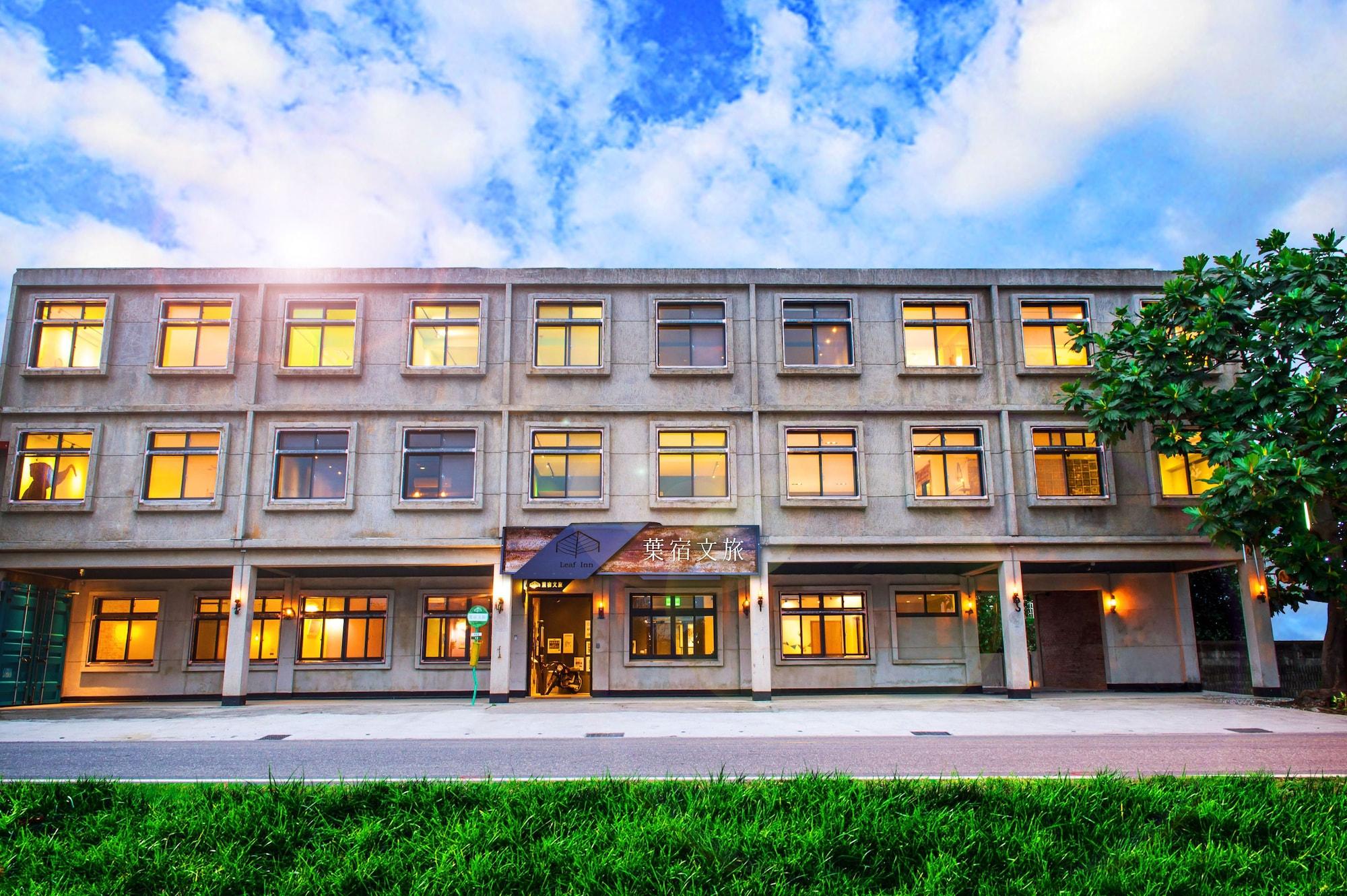 Vista Exterior The Leaf Inn