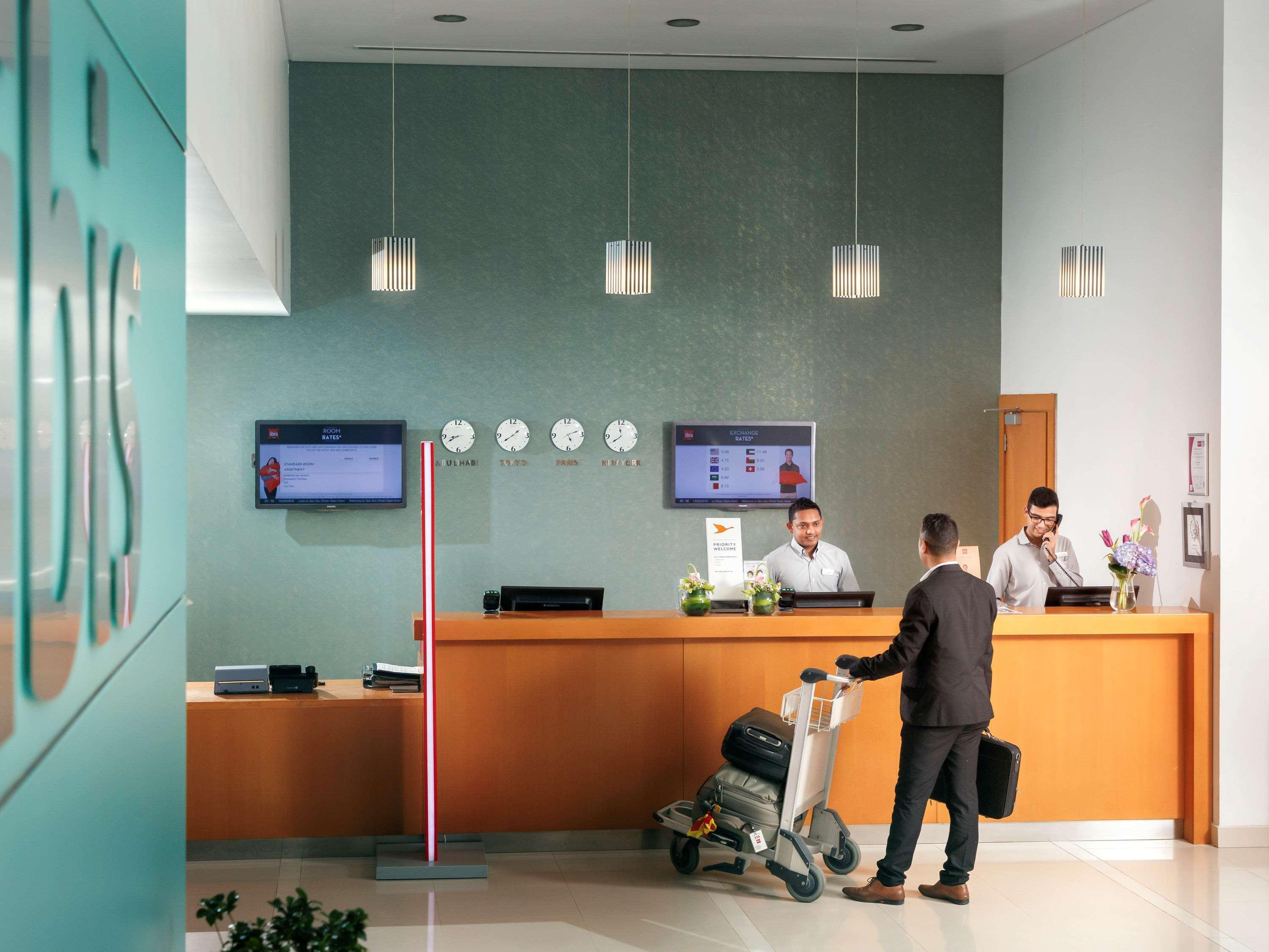Vista Exterior ibis Abu Dhabi Gate