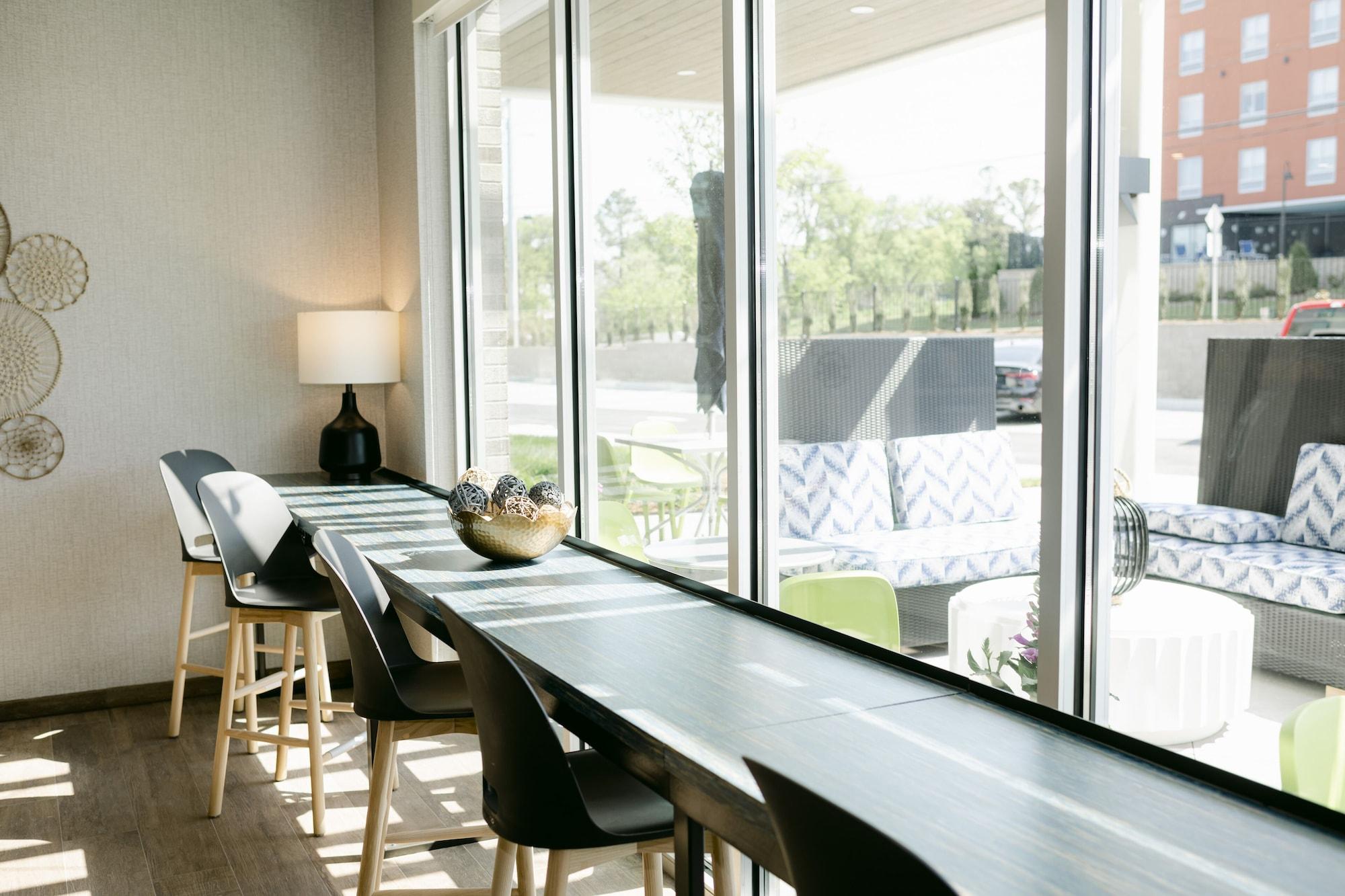 Restaurant Home2 Suites Downtown Nashville/Metrocenter