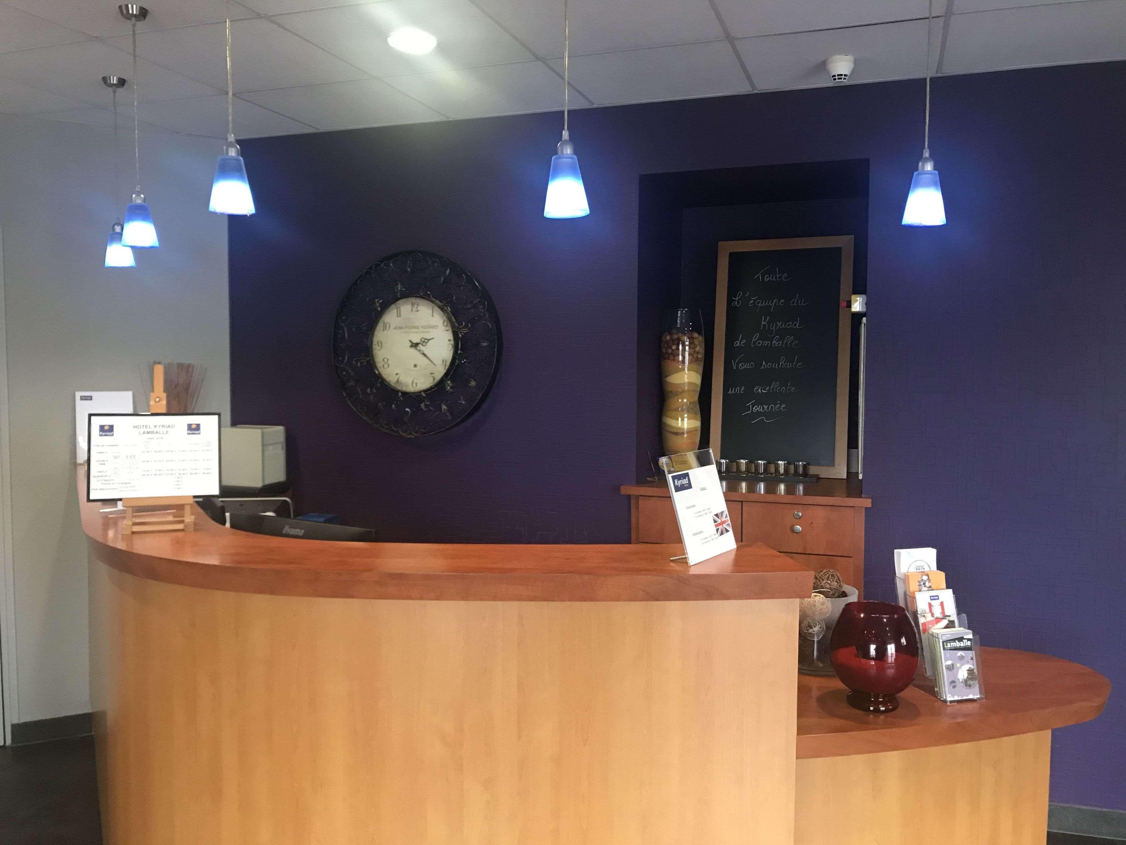 Vista Lobby Kyriad Hotel Lamballe