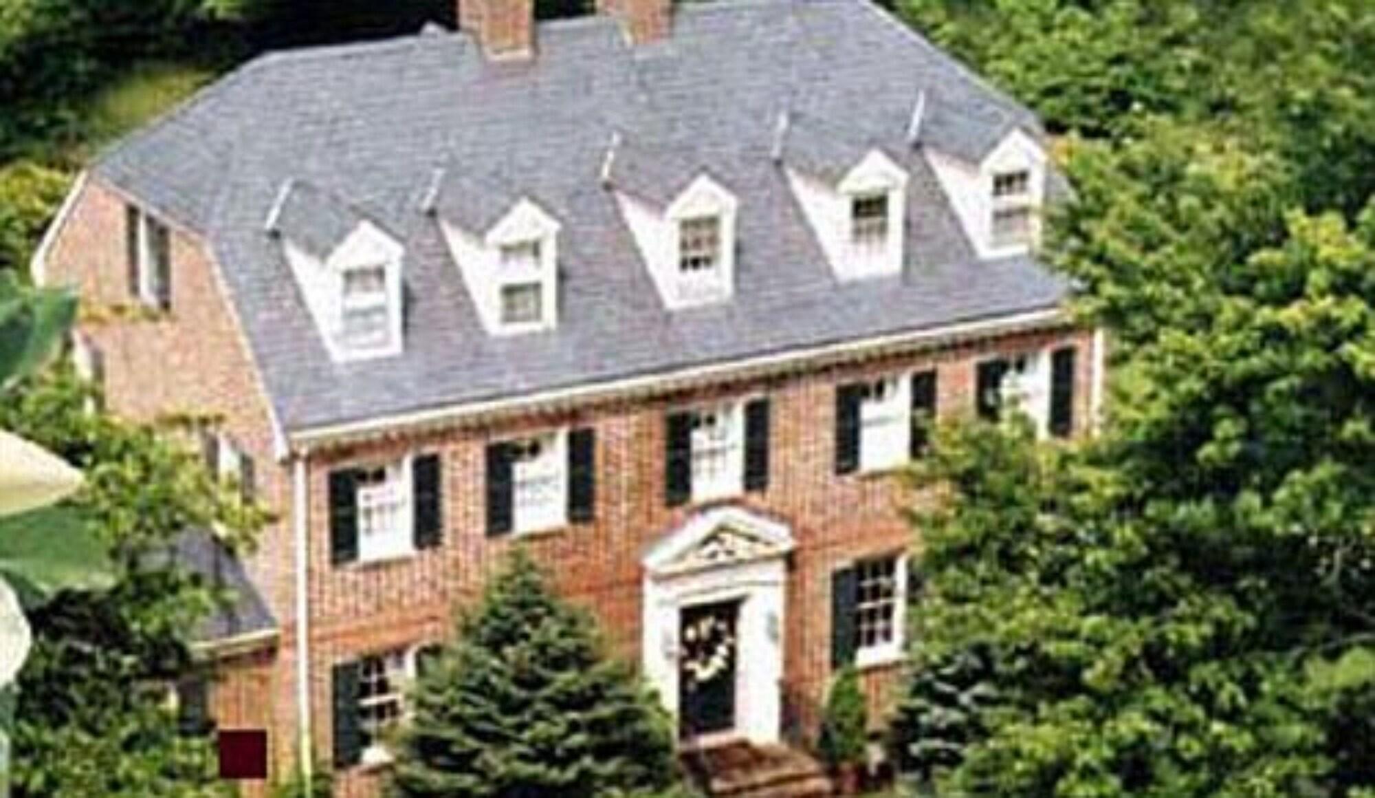 Varios Magnolia Manor B&B Inn