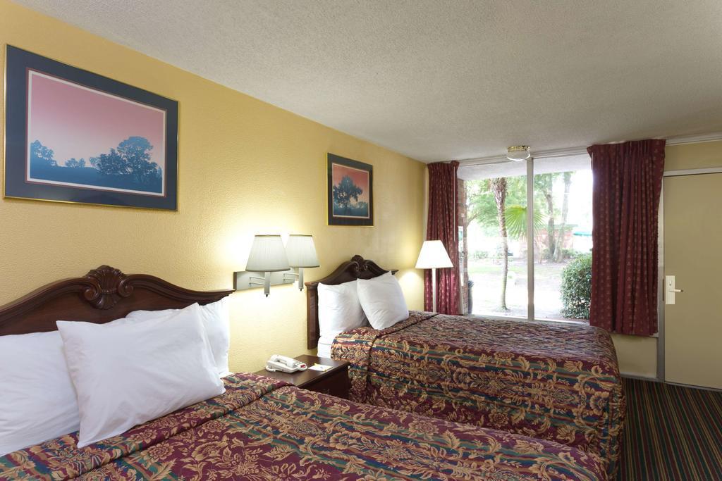 Vista Exterior Days Inn by Wyndham Mt Pleasant-Charleston-Patriots Point