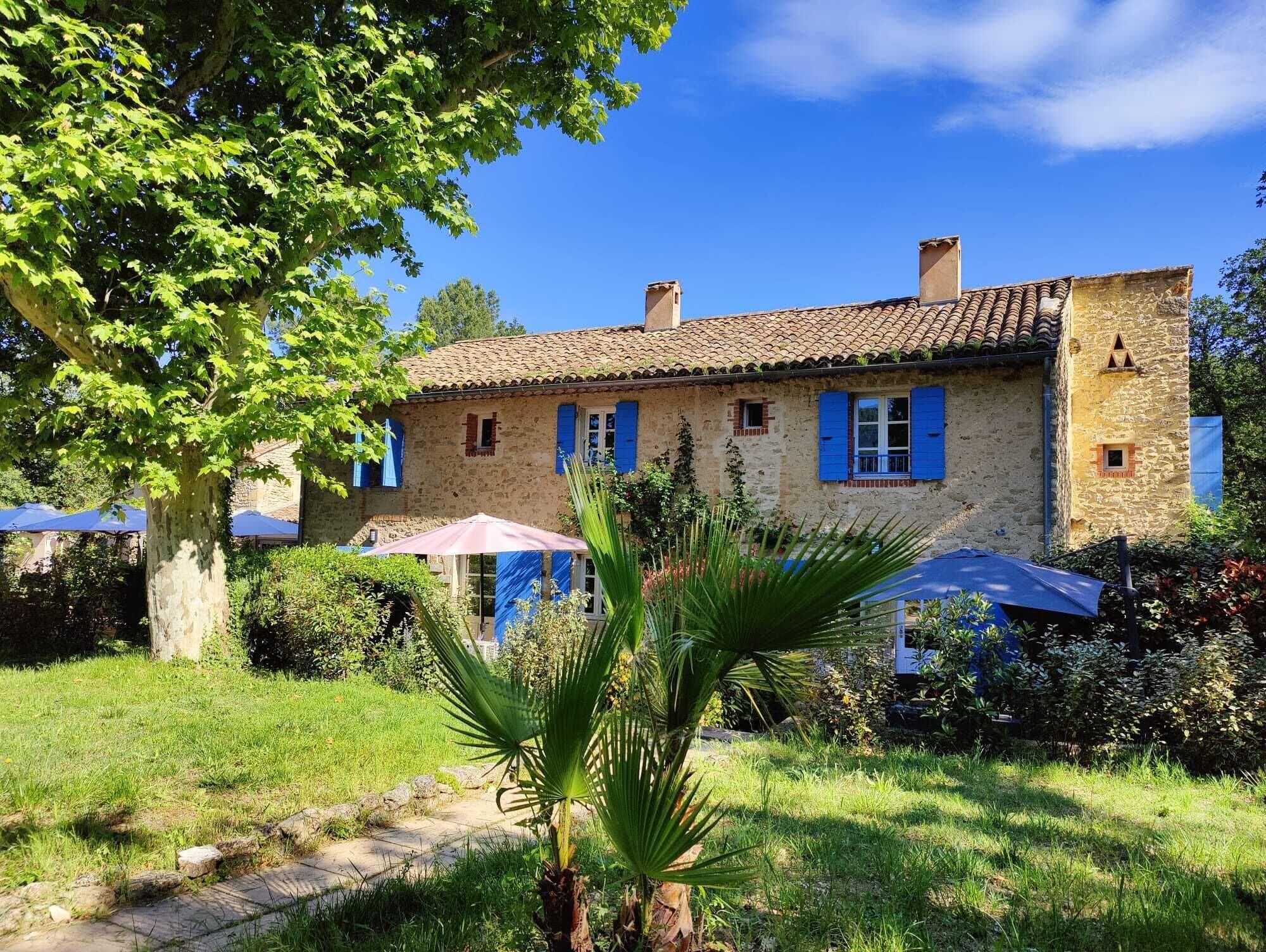 Varios Le Mas des Laurels