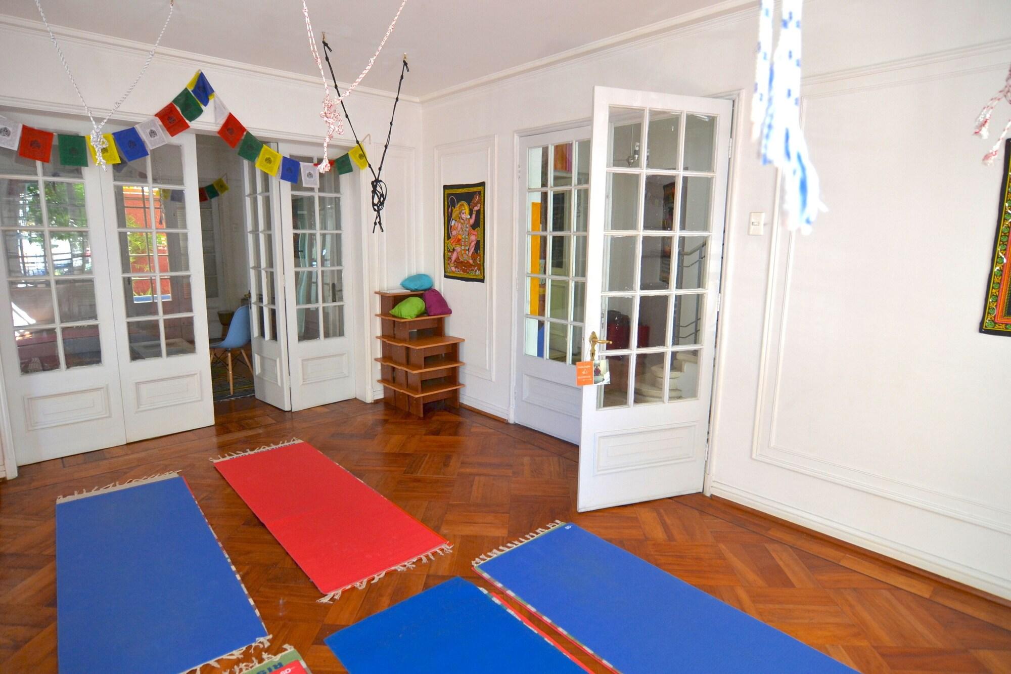 Gimnasio Yogi Hostels