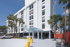 Alojamiento - B&B HOTEL Miami Airport