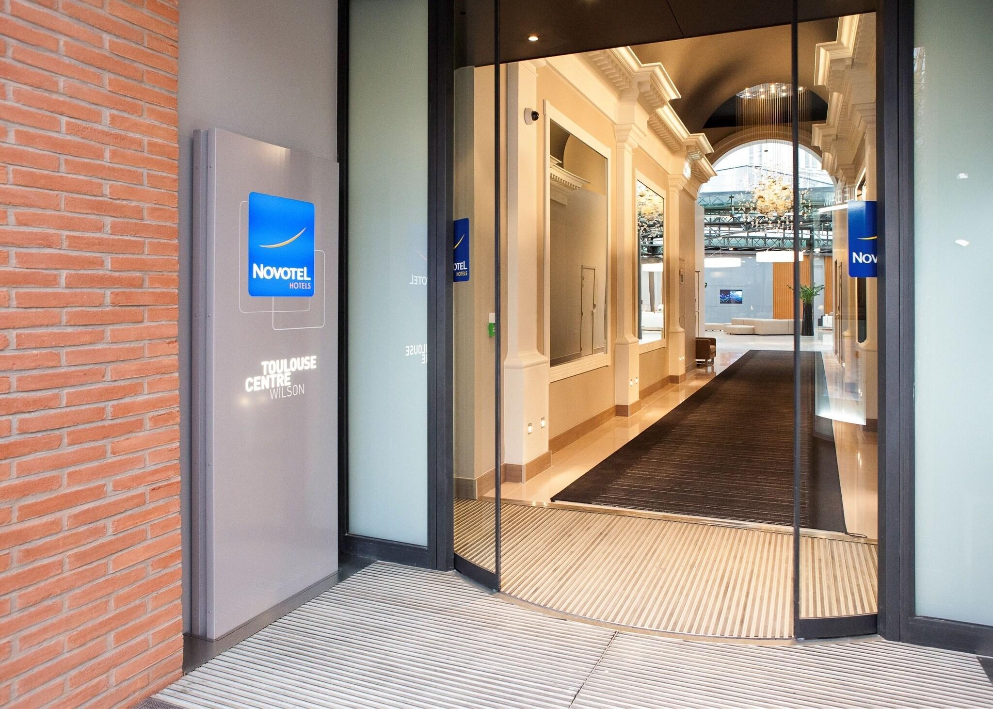 Vista Lobby Novotel Toulouse Centre Wilson