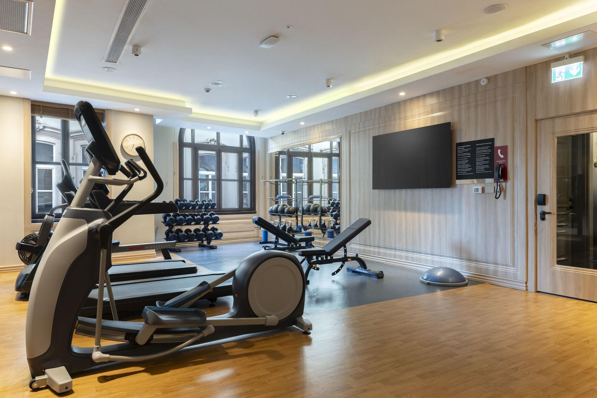 Gimnasio Palazzo Donizetti Istanbul, Tapestry Collection by Hilton