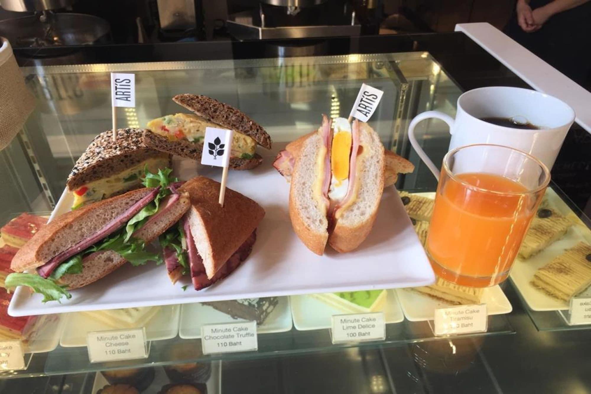 Restaurant White House Asoke Sukhumvit 18