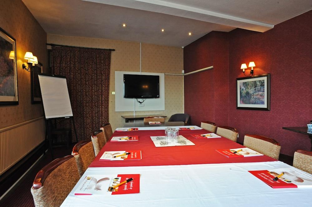 Sala de Reuniones De Trafford Hotel by Greene King Inns