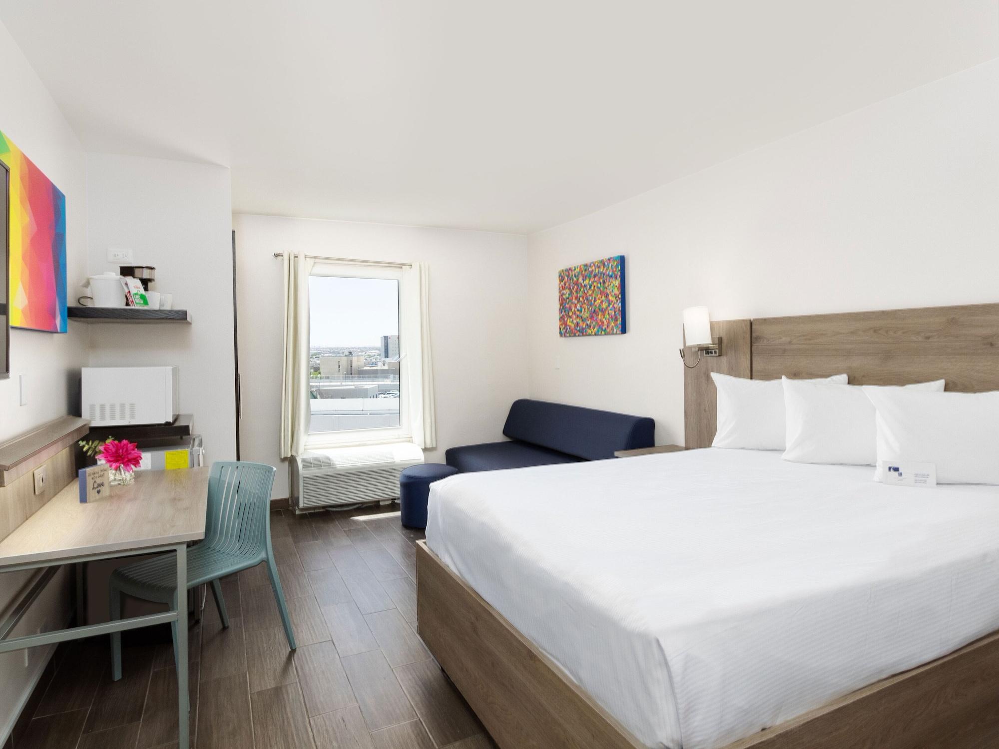 Habitación Hotel Mesaluna Near American Consulate