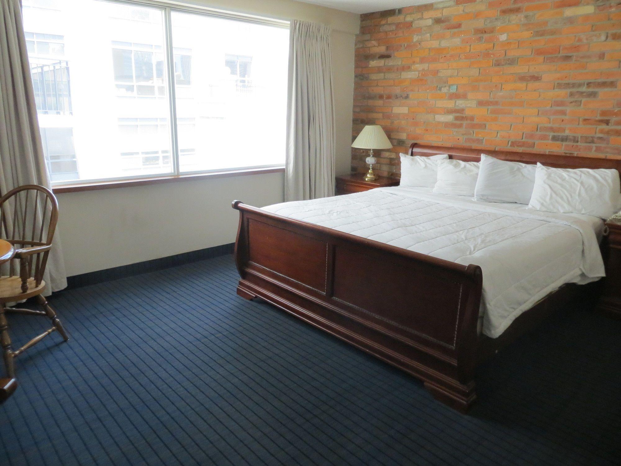 Varios Hotel 89 Yorkville