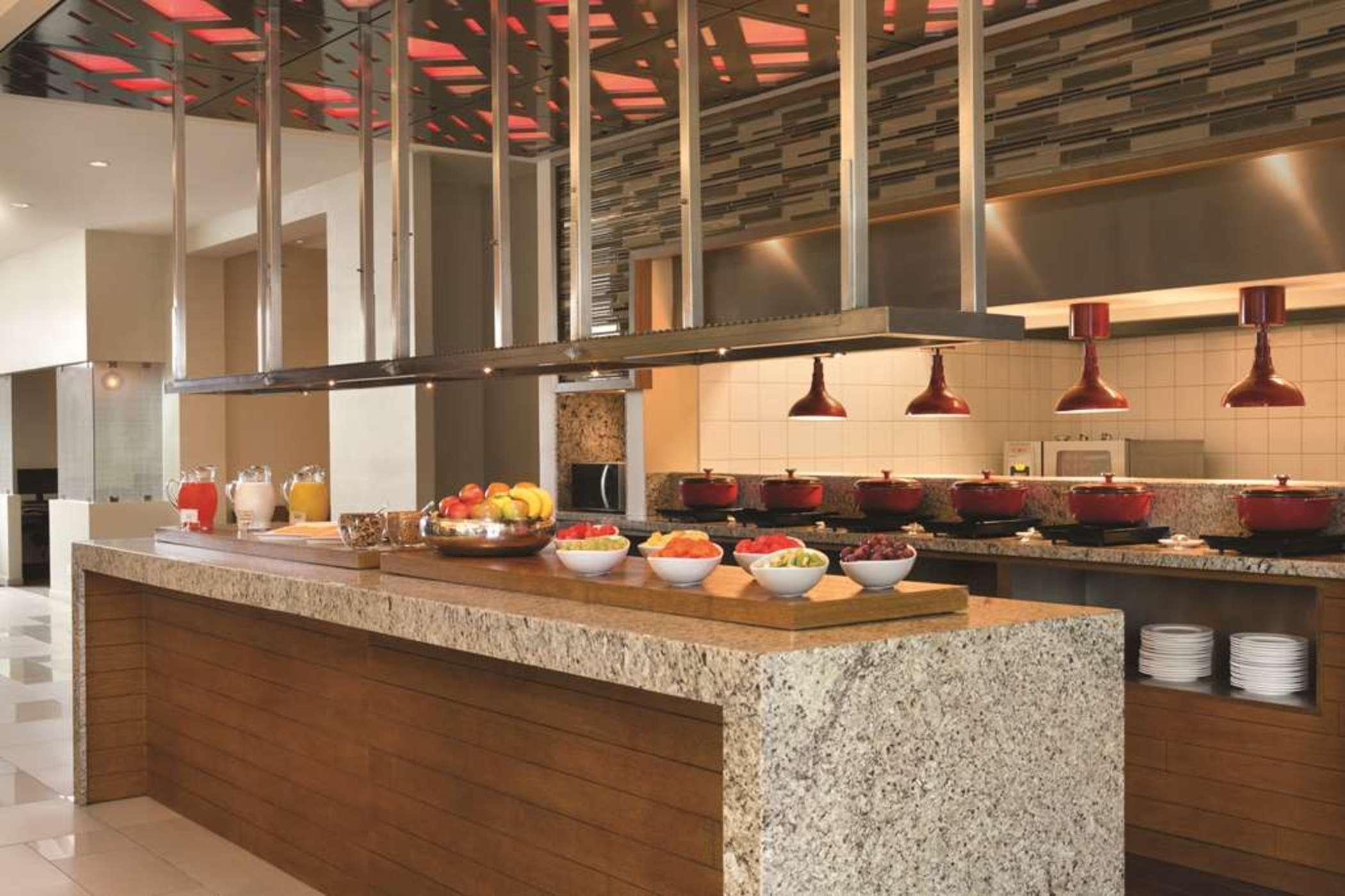 Restaurant Hotel Dann Carlton Marinn Place Panama Financial District
