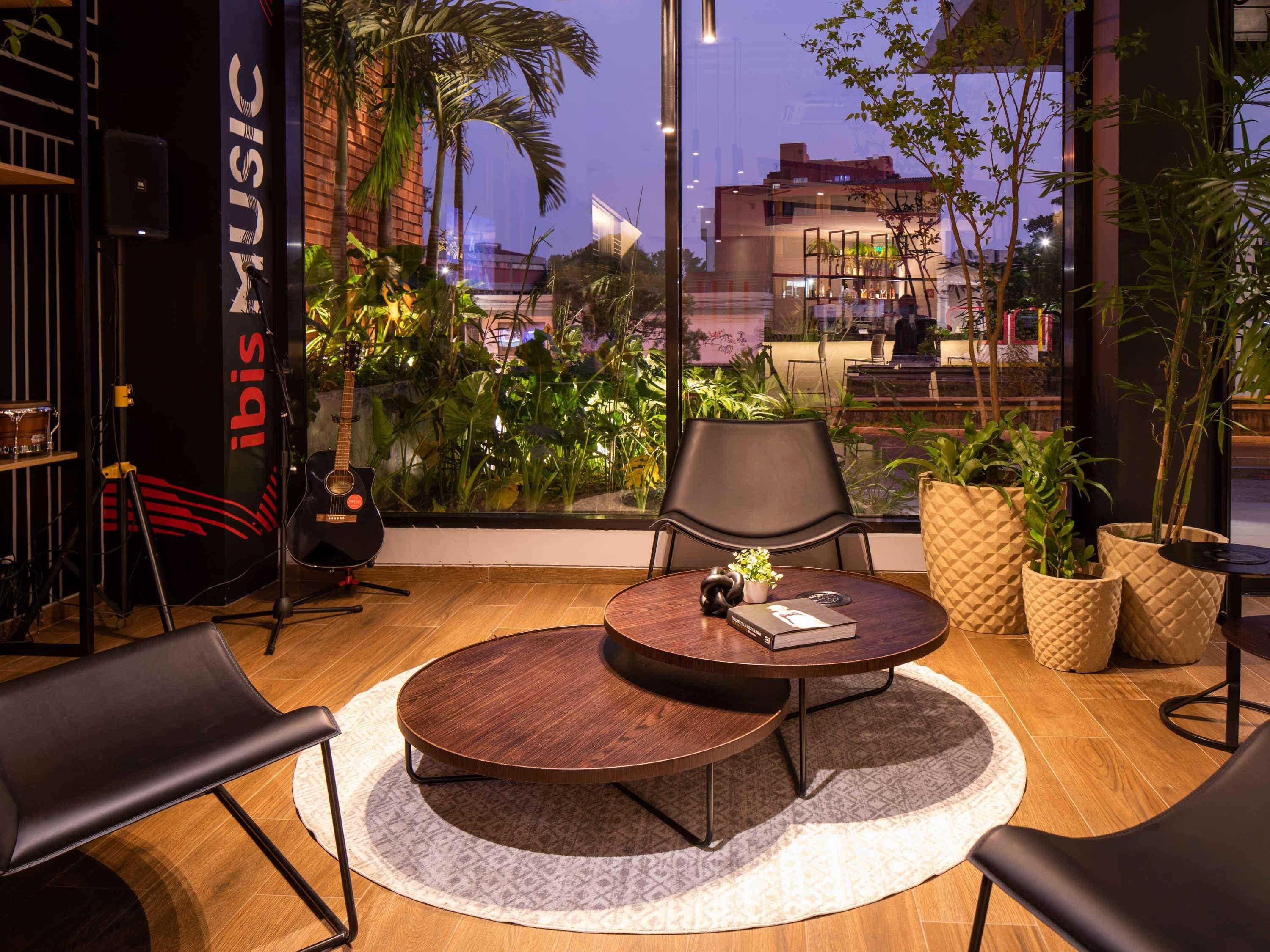 Vista Lobby Ibis Santa Cruz DE LA Sierra