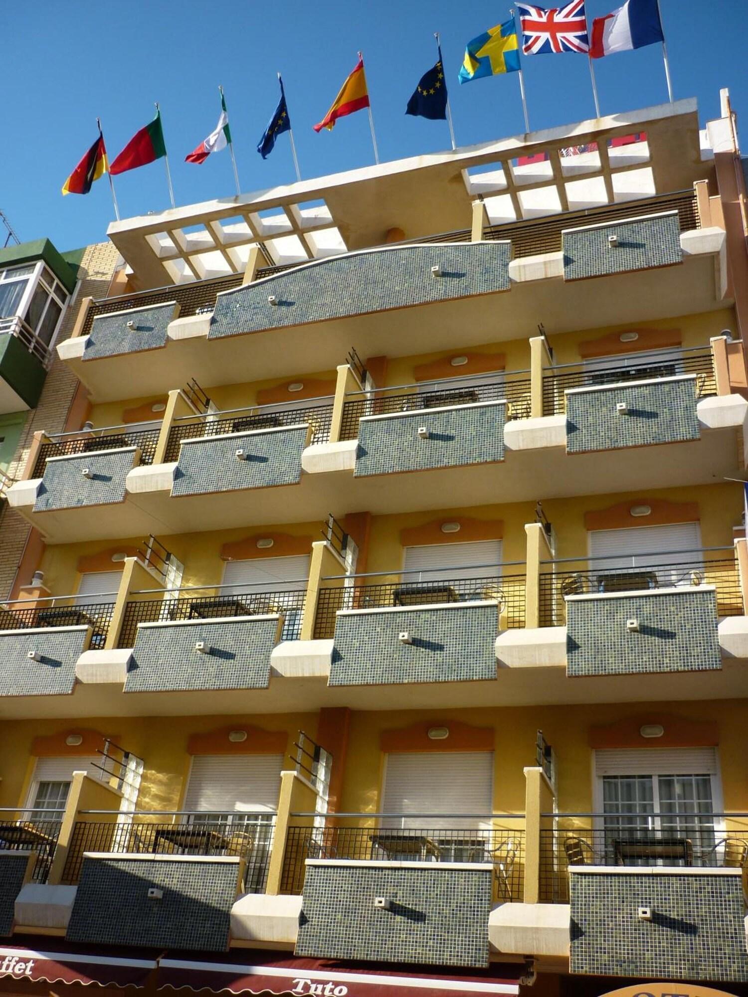 Vista Exterior Hotel Tuto