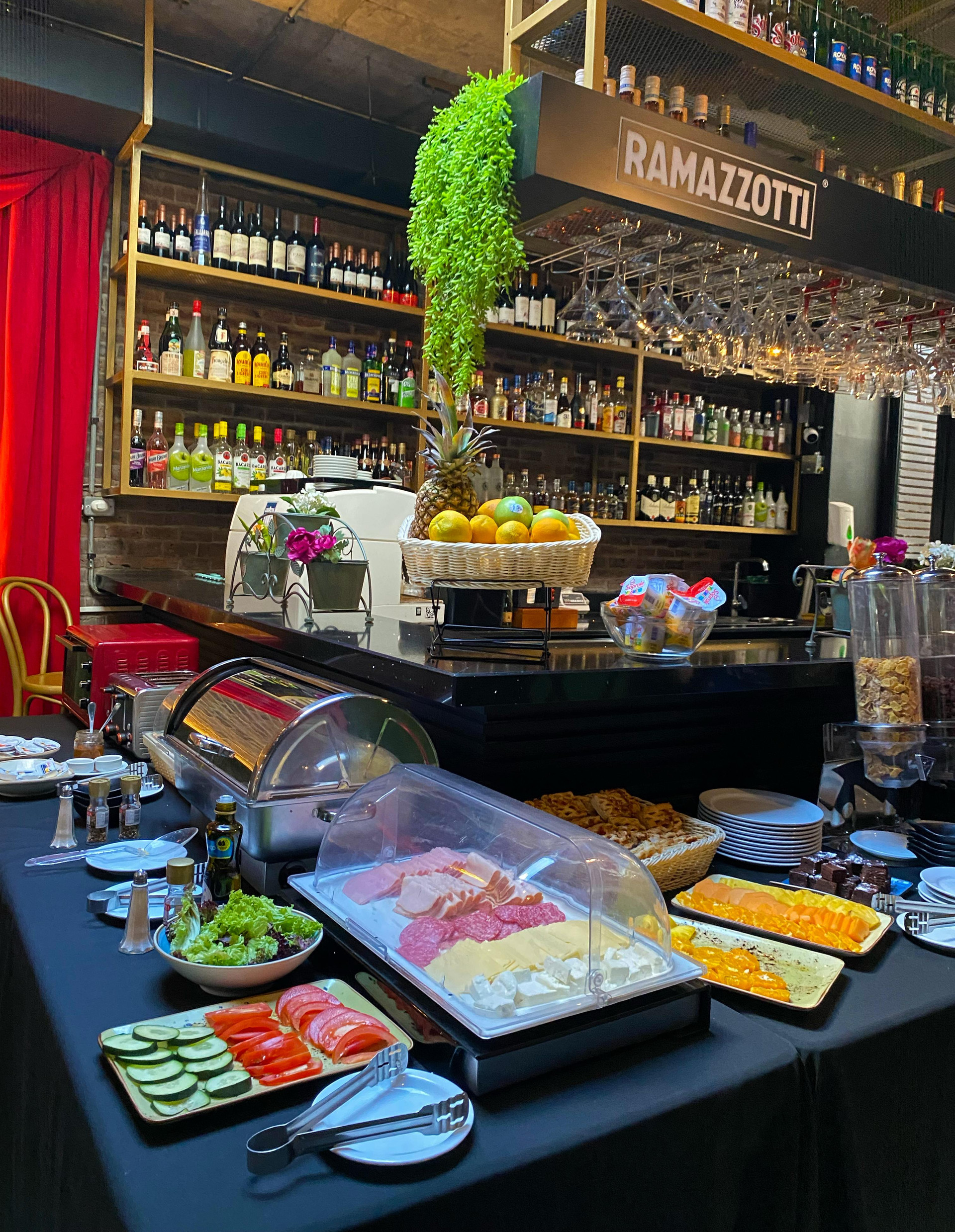 Bar/Salón Hub Providencia