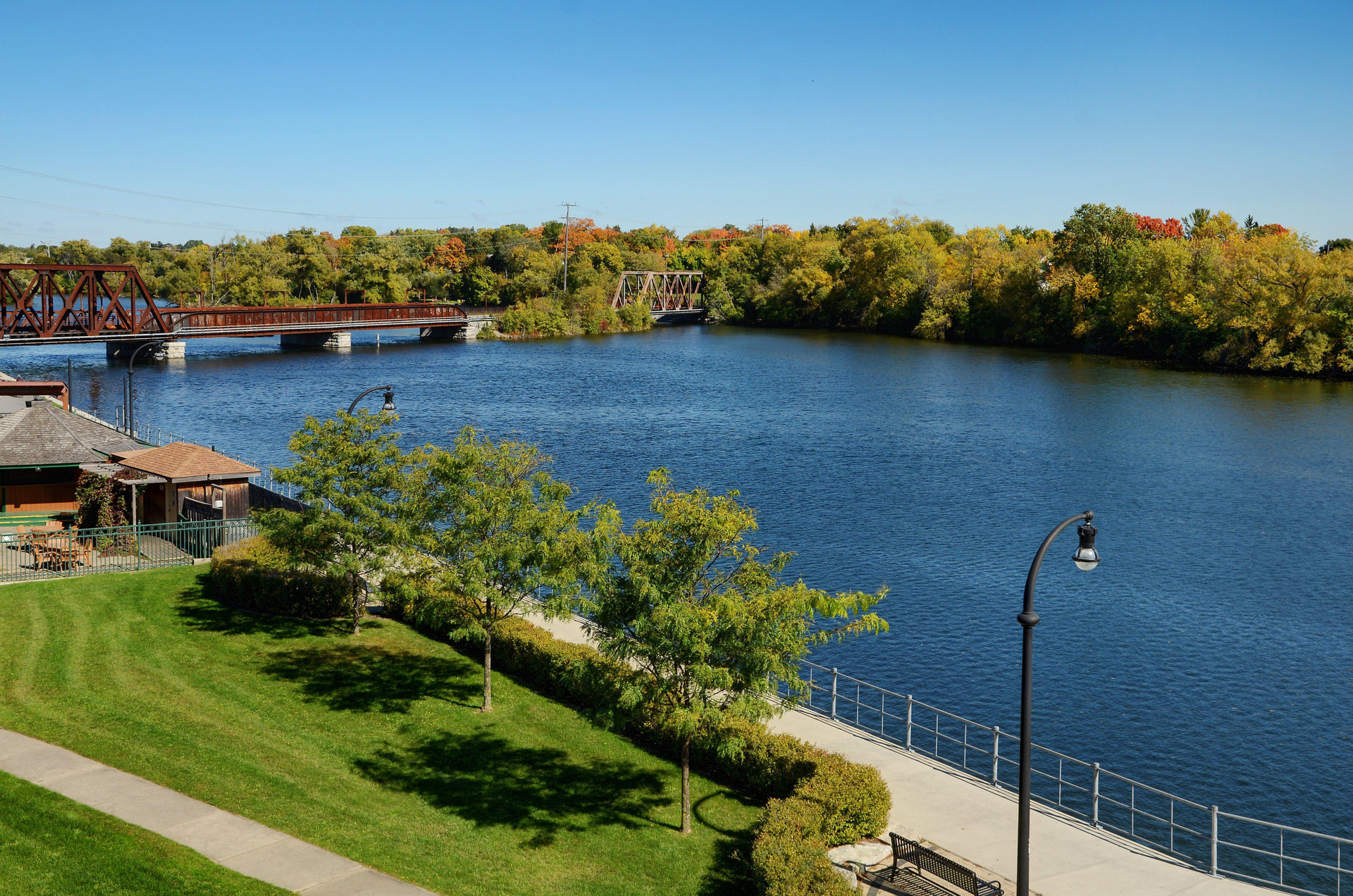 Vista Exterior Holiday Inn Peterborough-Waterfront, ON by IHG