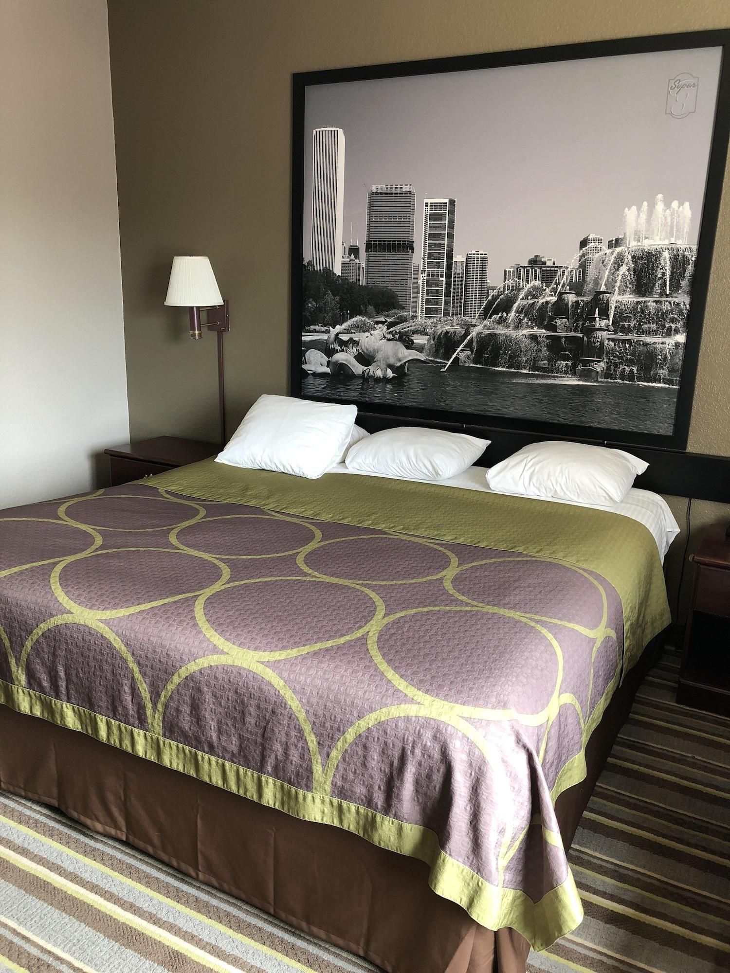 Habitación Super 8 by Wyndham Aurora/Naperville Area