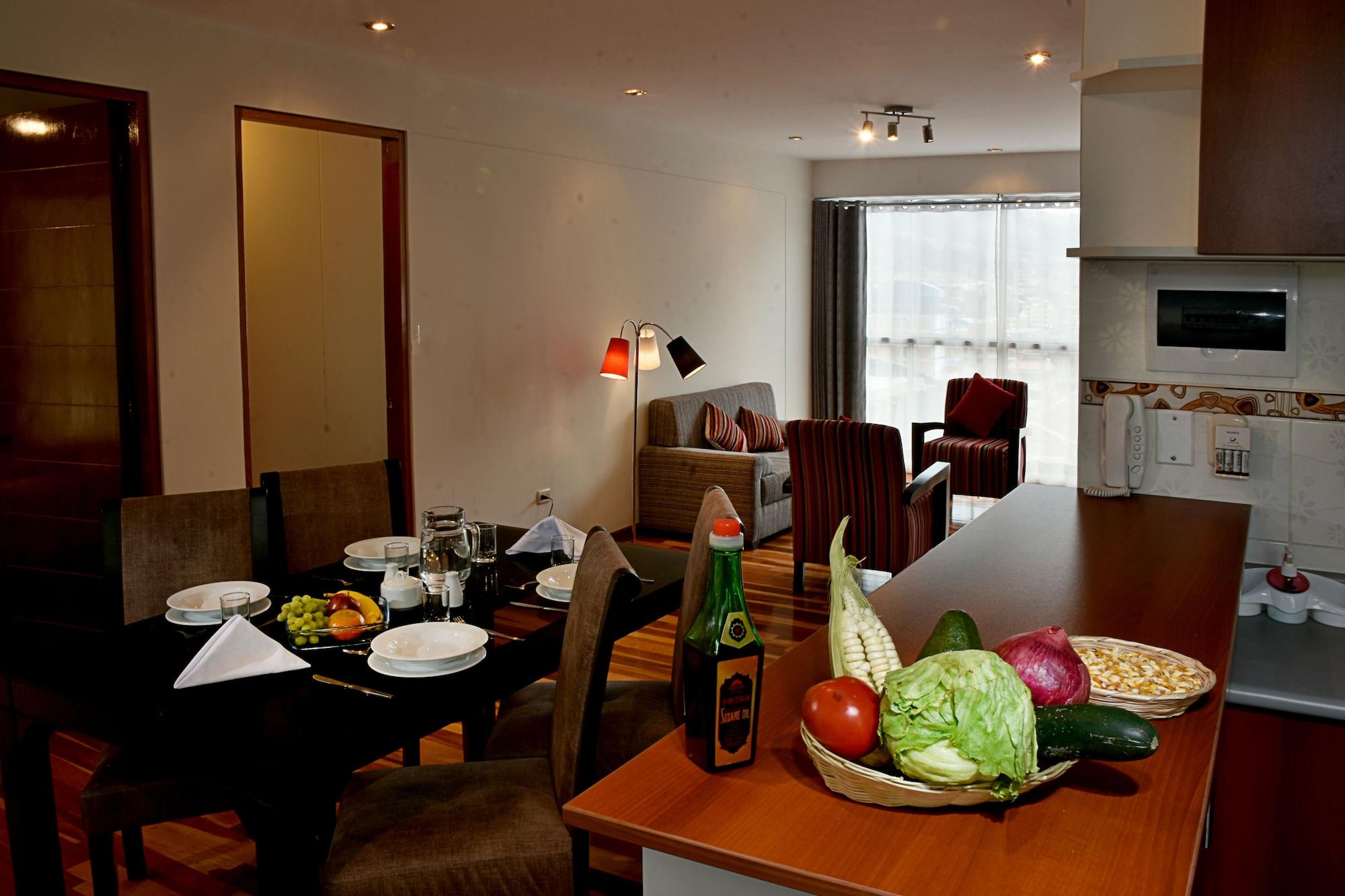 Varios Polo Apartment