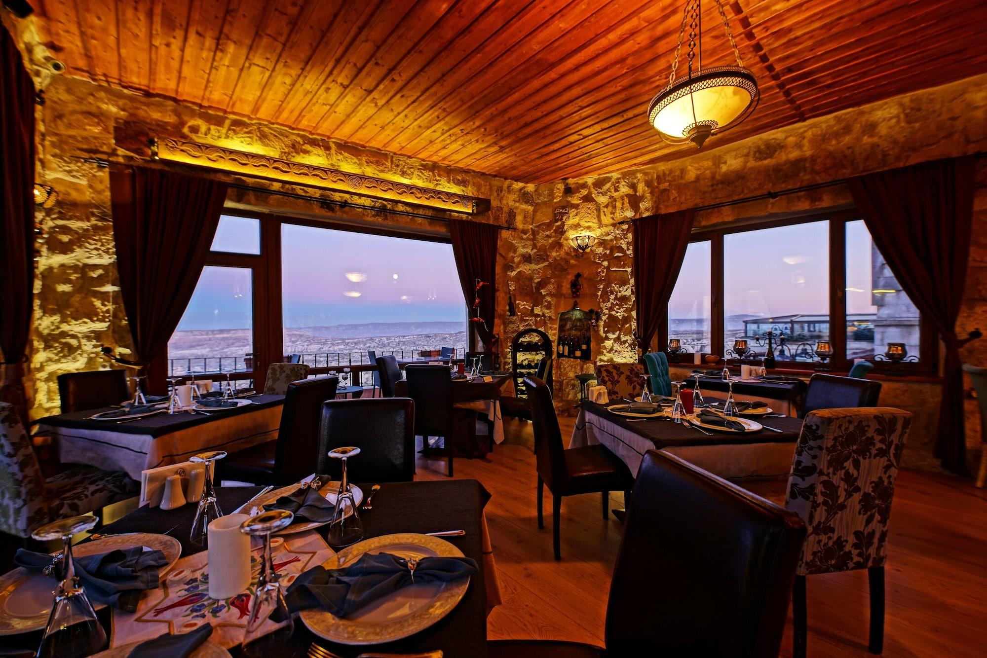 Restaurant La Casa Cave