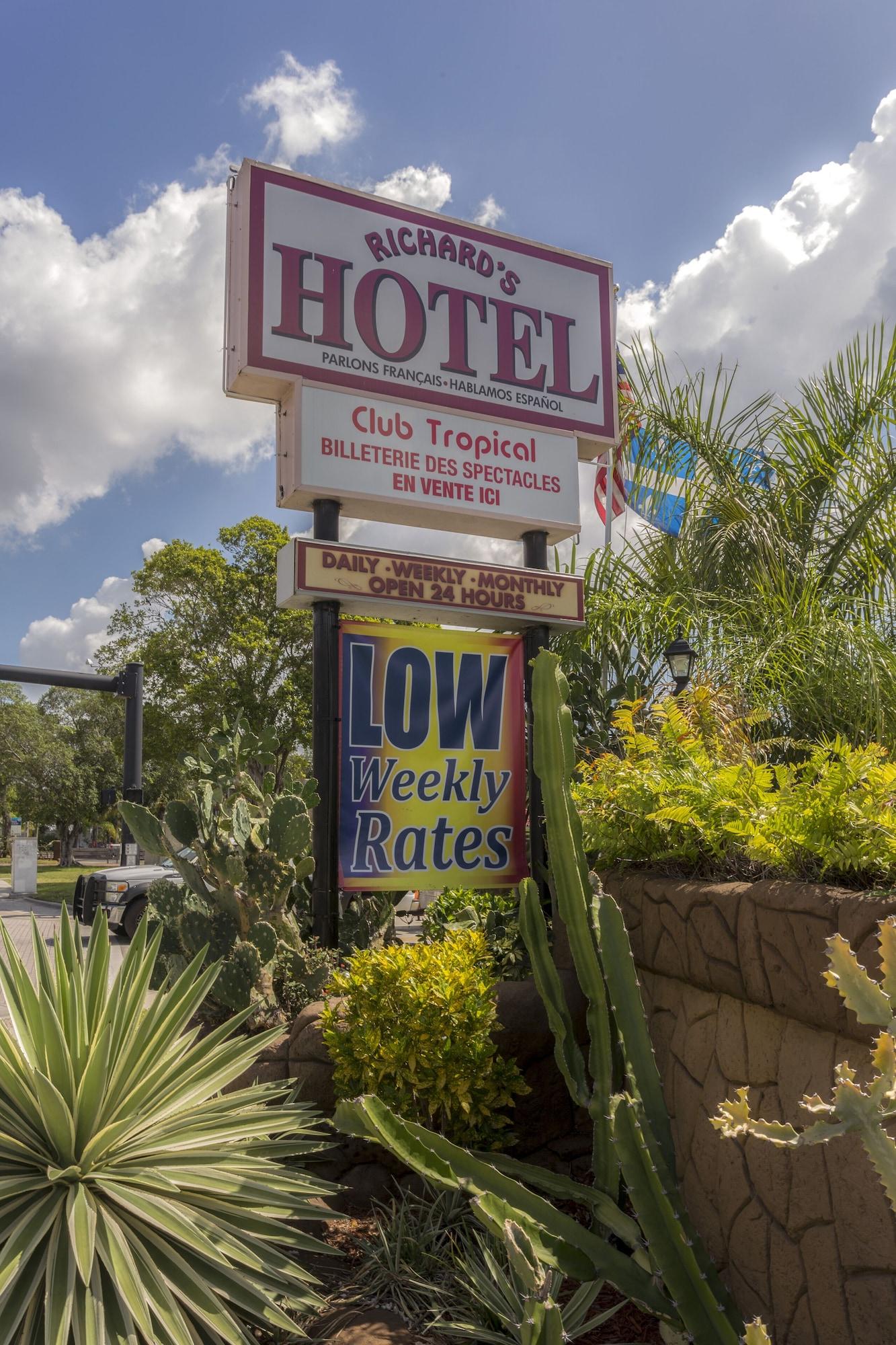 Vista Exterior Richard's Hotel