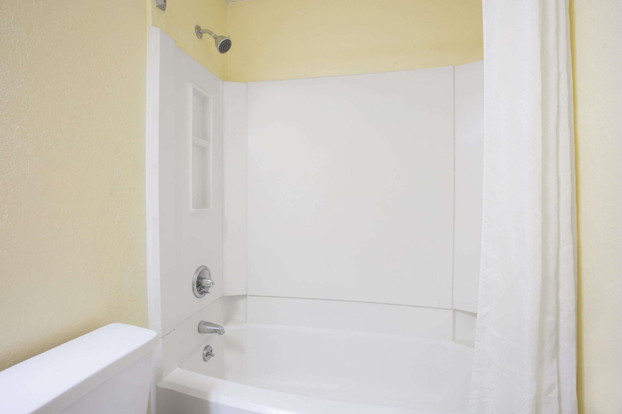 Equipamiento de Habitación Super 8 by Wyndham Warner Robins