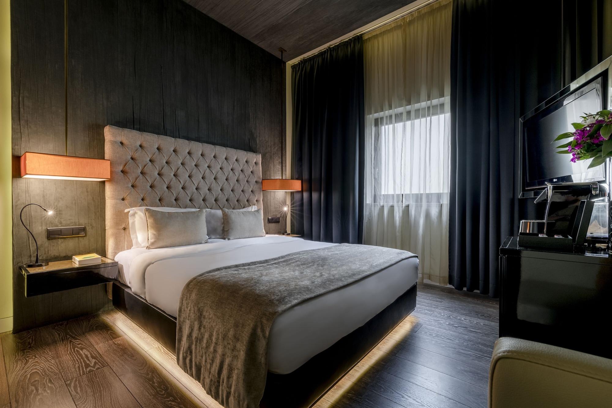 Varios 9Hotel Mercy