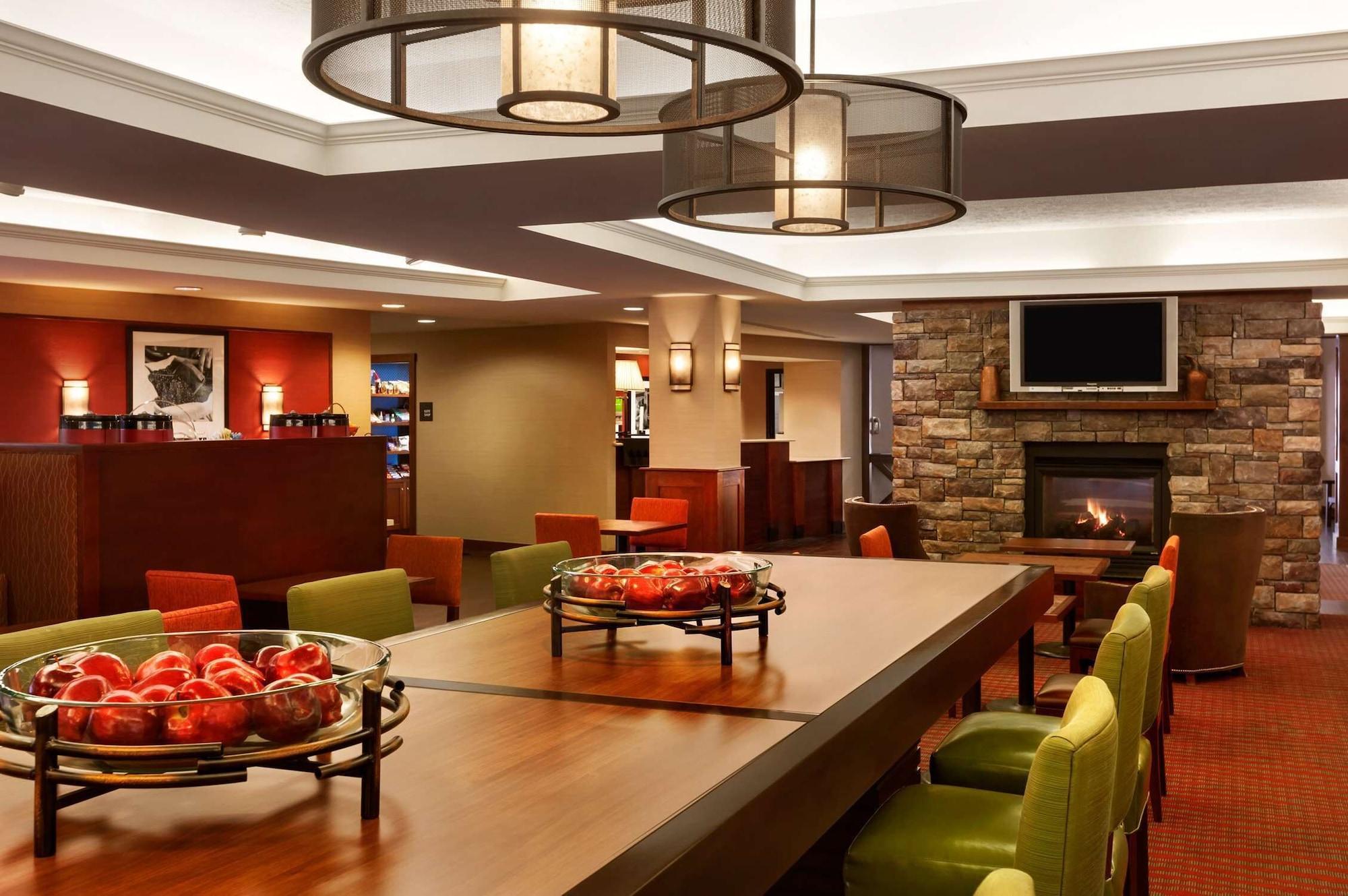Vista Lobby Hampton Inn Colchester