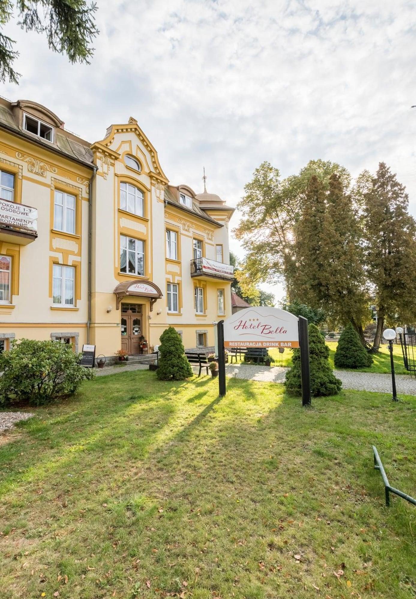 Vista Exterior Hotel Bella