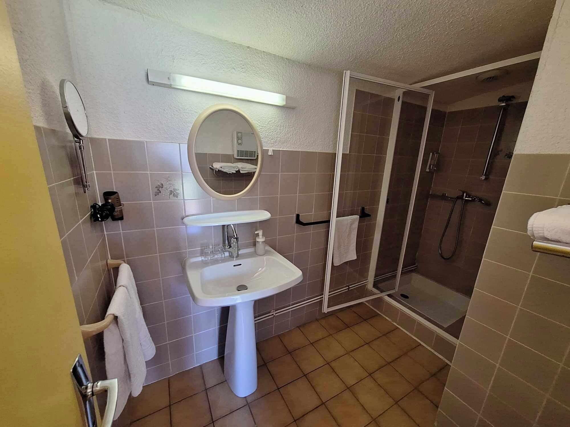 Equipamiento de Habitación Hôtel Le Connetable