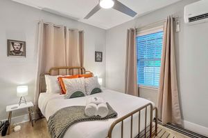 Alquiler Vacacional - The St. Murray: cute themed 2 bedroom 9 mins from downtown Charleston