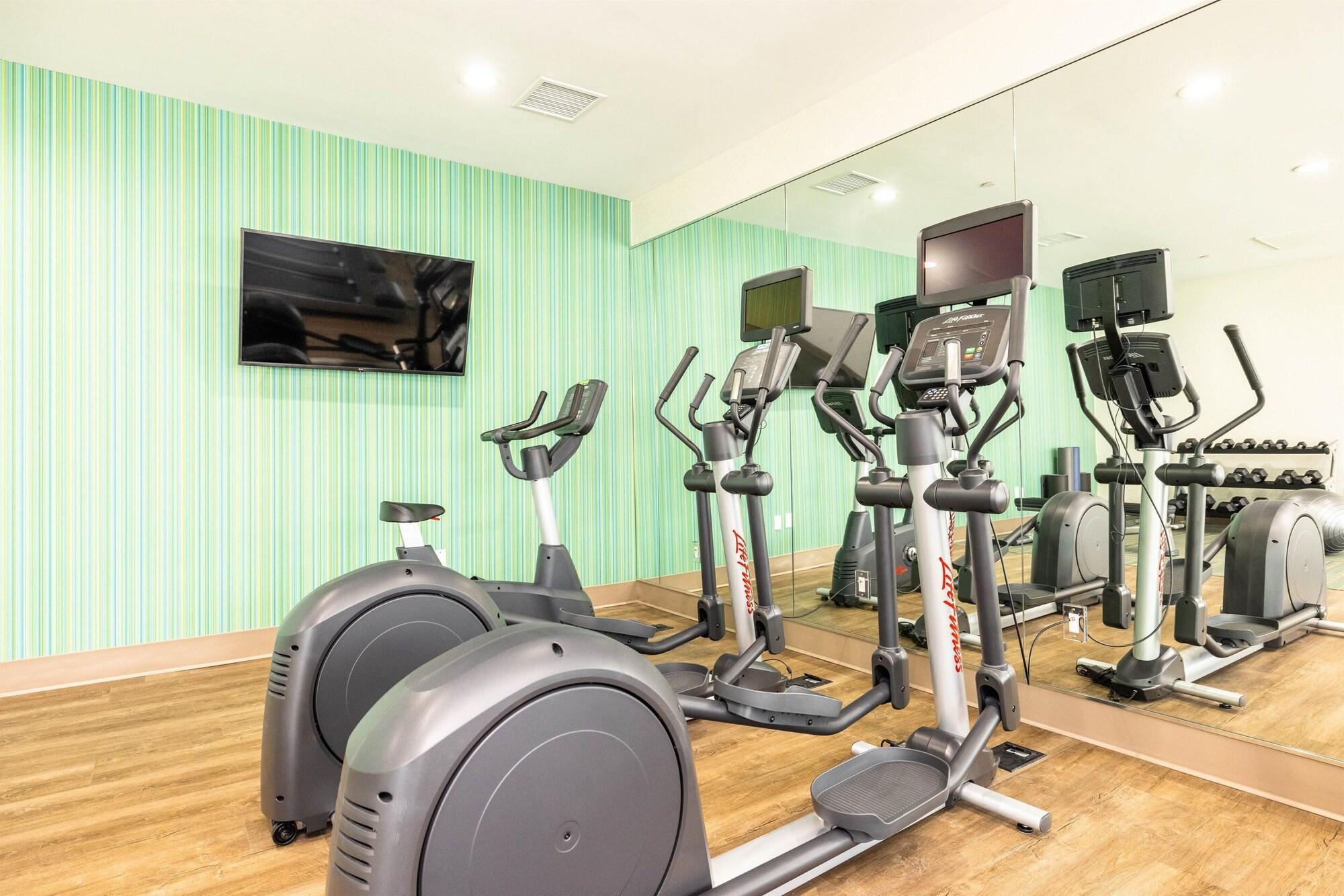 Gimnasio Holiday Inn Express & Suites San Jose Silicon Valley by IHG
