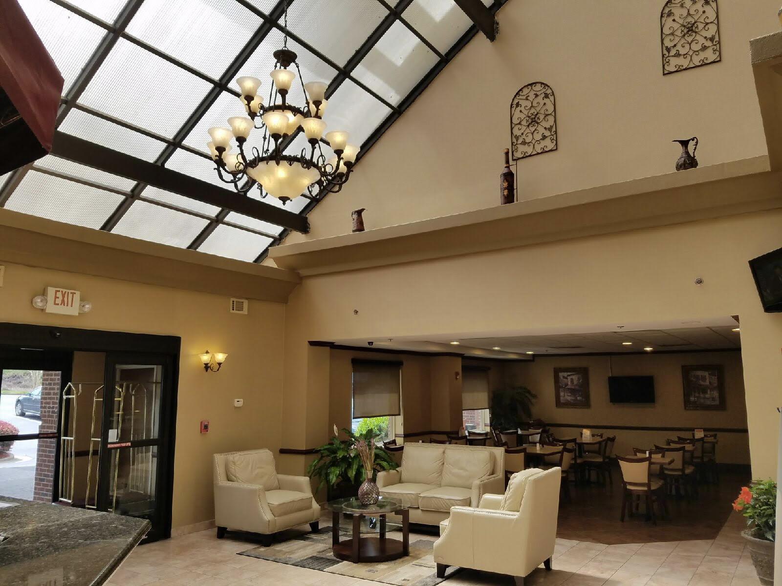 Vista Lobby Comfort Inn & Suites Suwanee - Sugarloaf