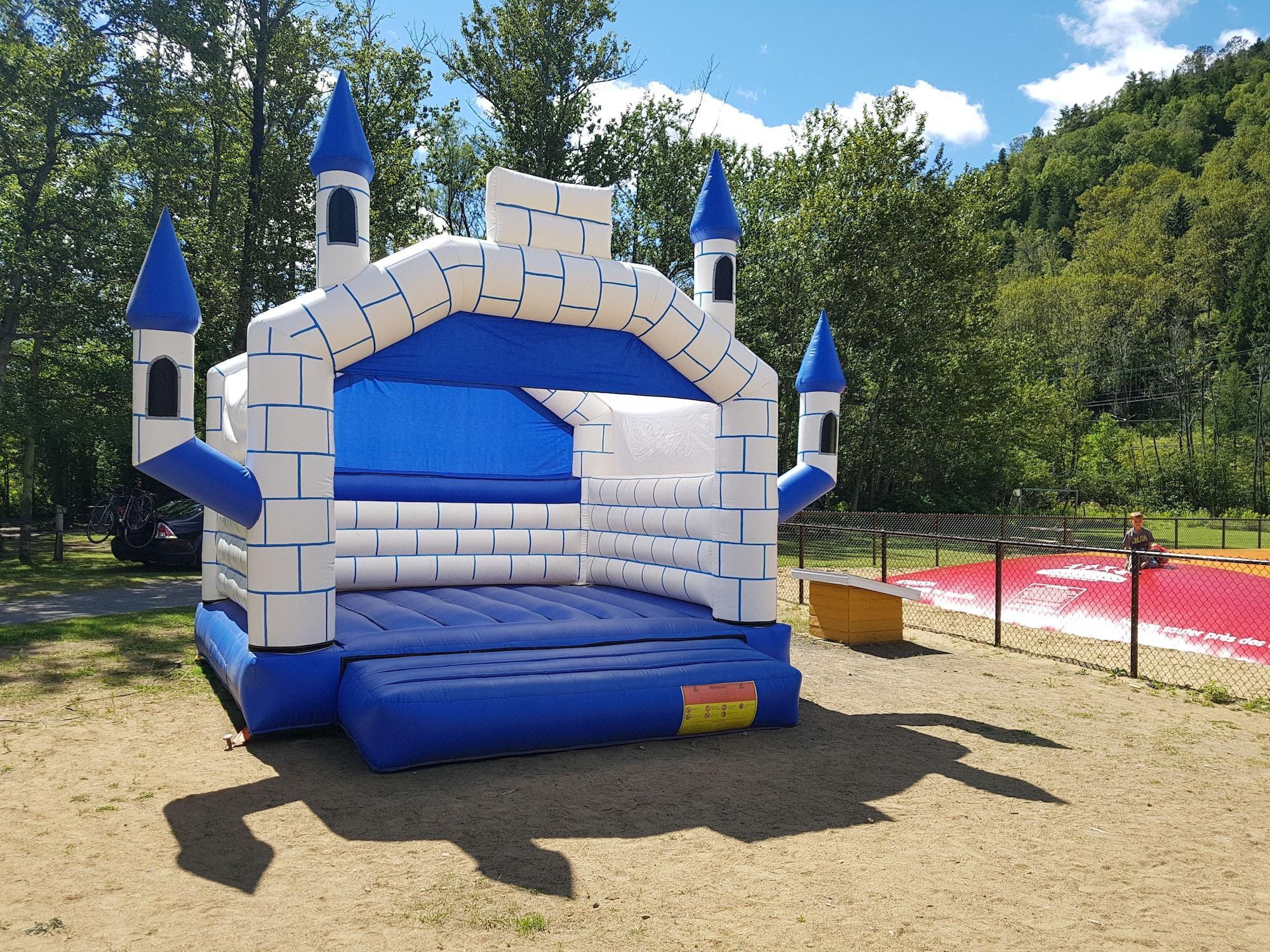 Instalaciones Recreativas Motel Le Riviera