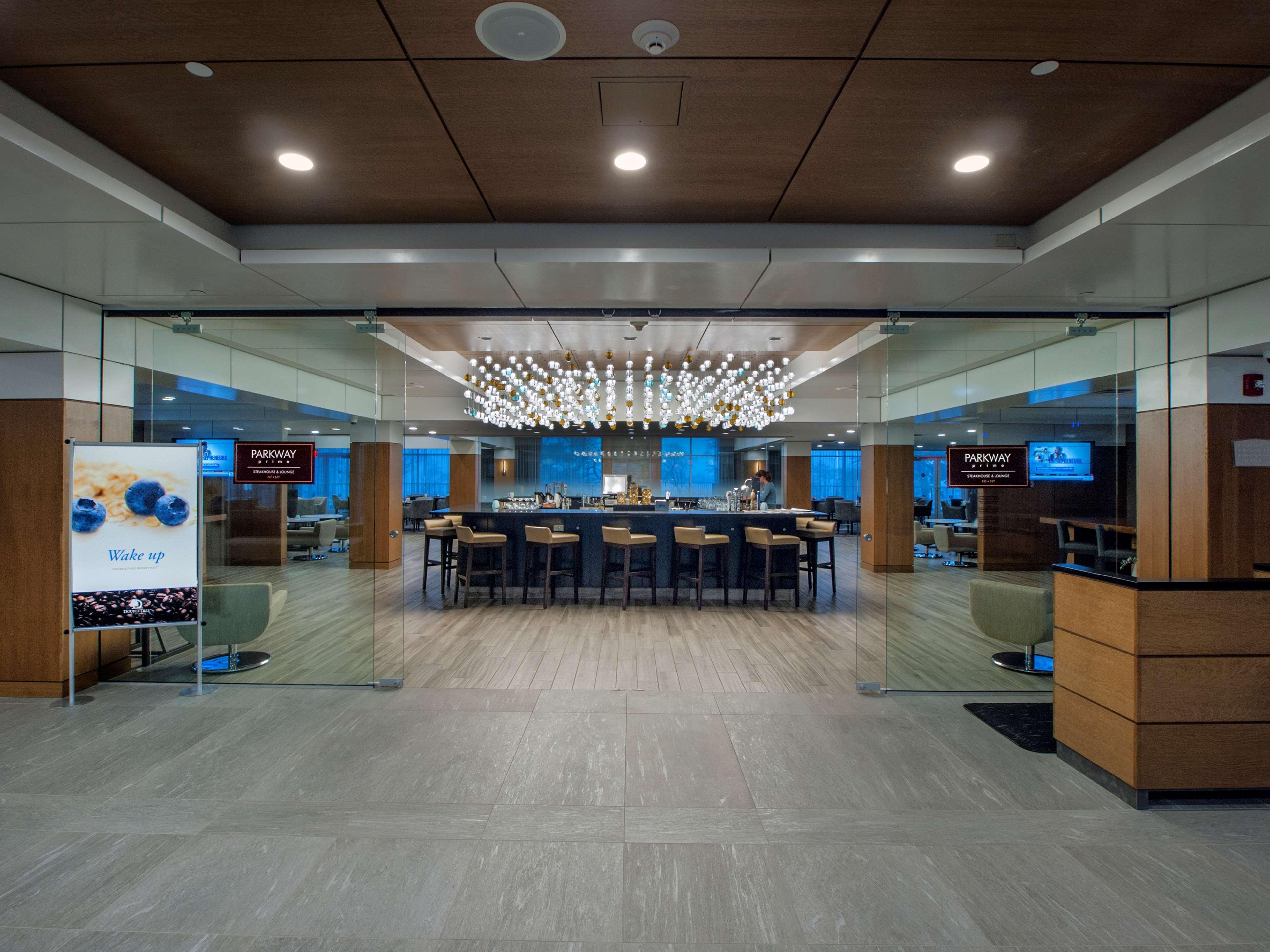 Restaurant DoubleTree by Hilton Hotel Niagara Falls New York