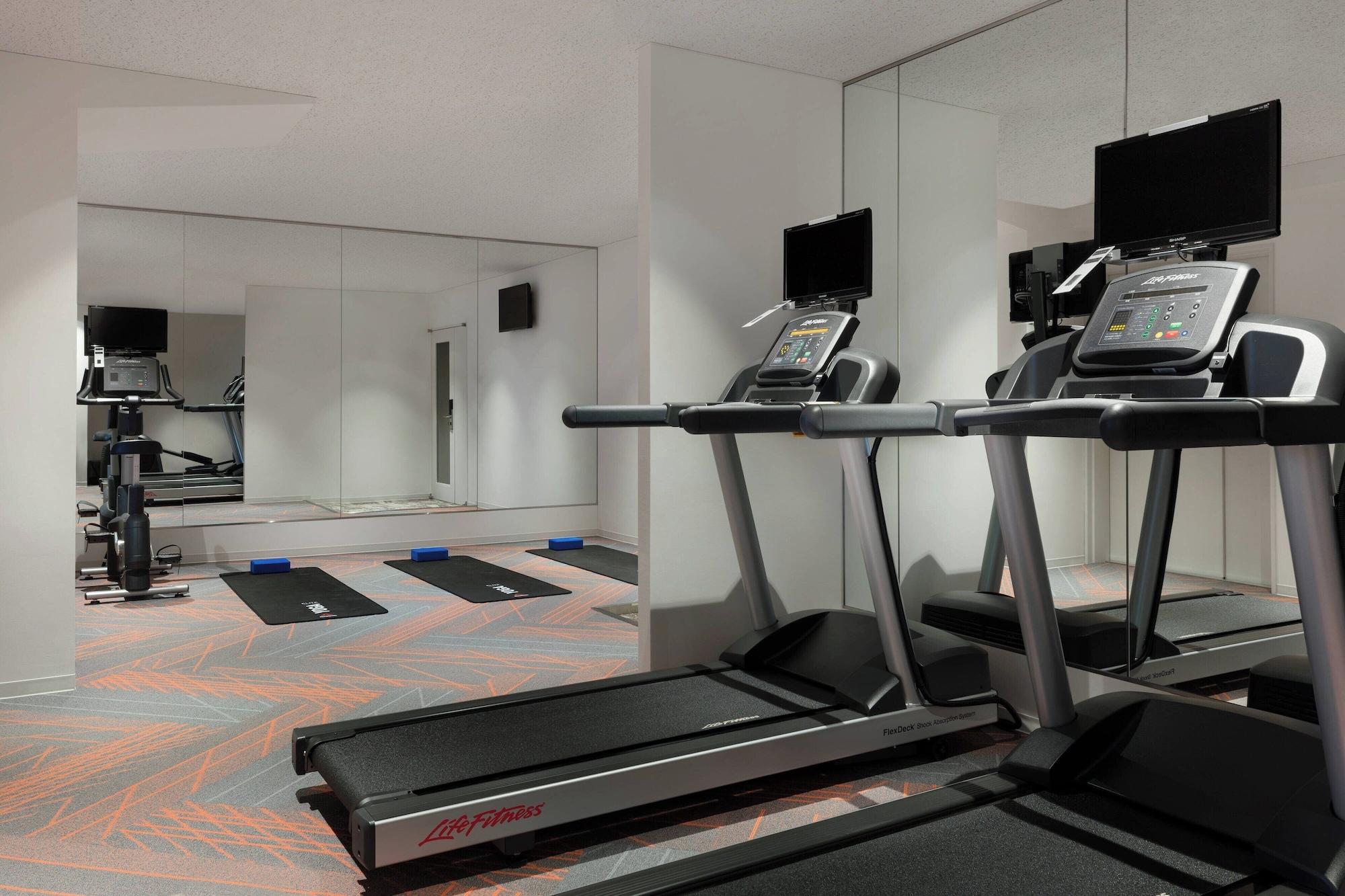 Gimnasio Courtyard by Marriott Hakuba