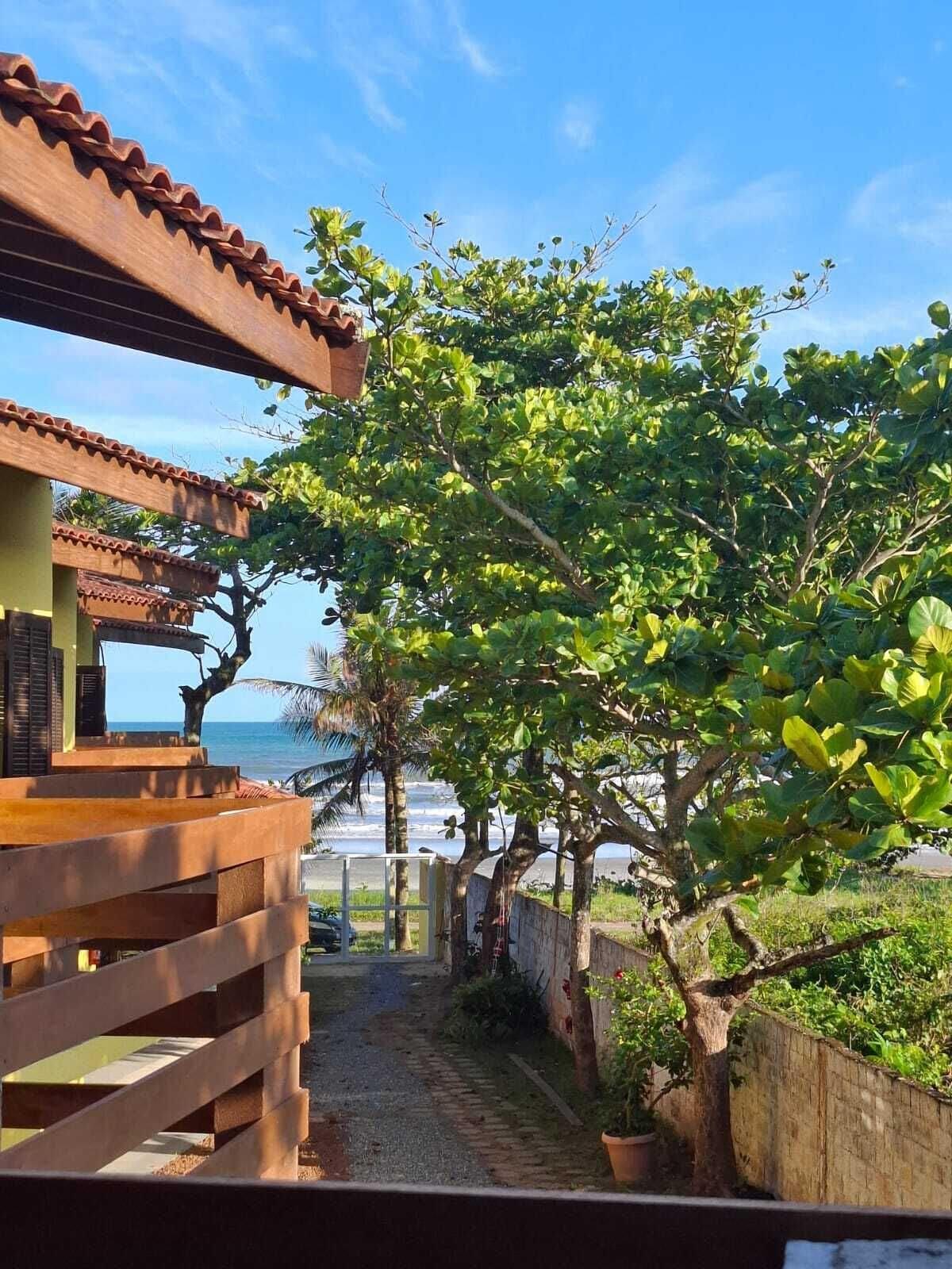 Vista Exterior Pé na Areia Pousada Itanhaém